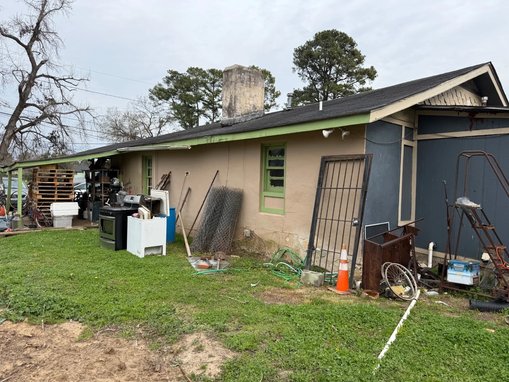 408 Colorado St - Side 02.jpg