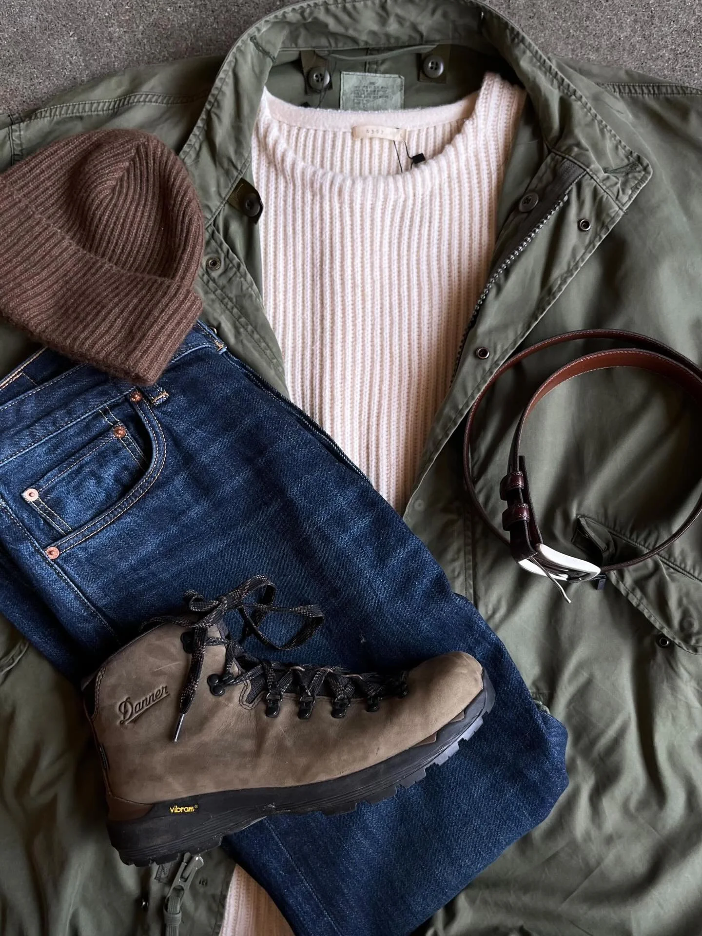 Outfit of the week! Filson wool beanie, Danner Mountain 600 EVO boot sz 10.5M, Buck Mason Ford jeans sz 34x31, vintage military parka sz L and 6397 cashmere sweater sz L. DM for more info or to hold!