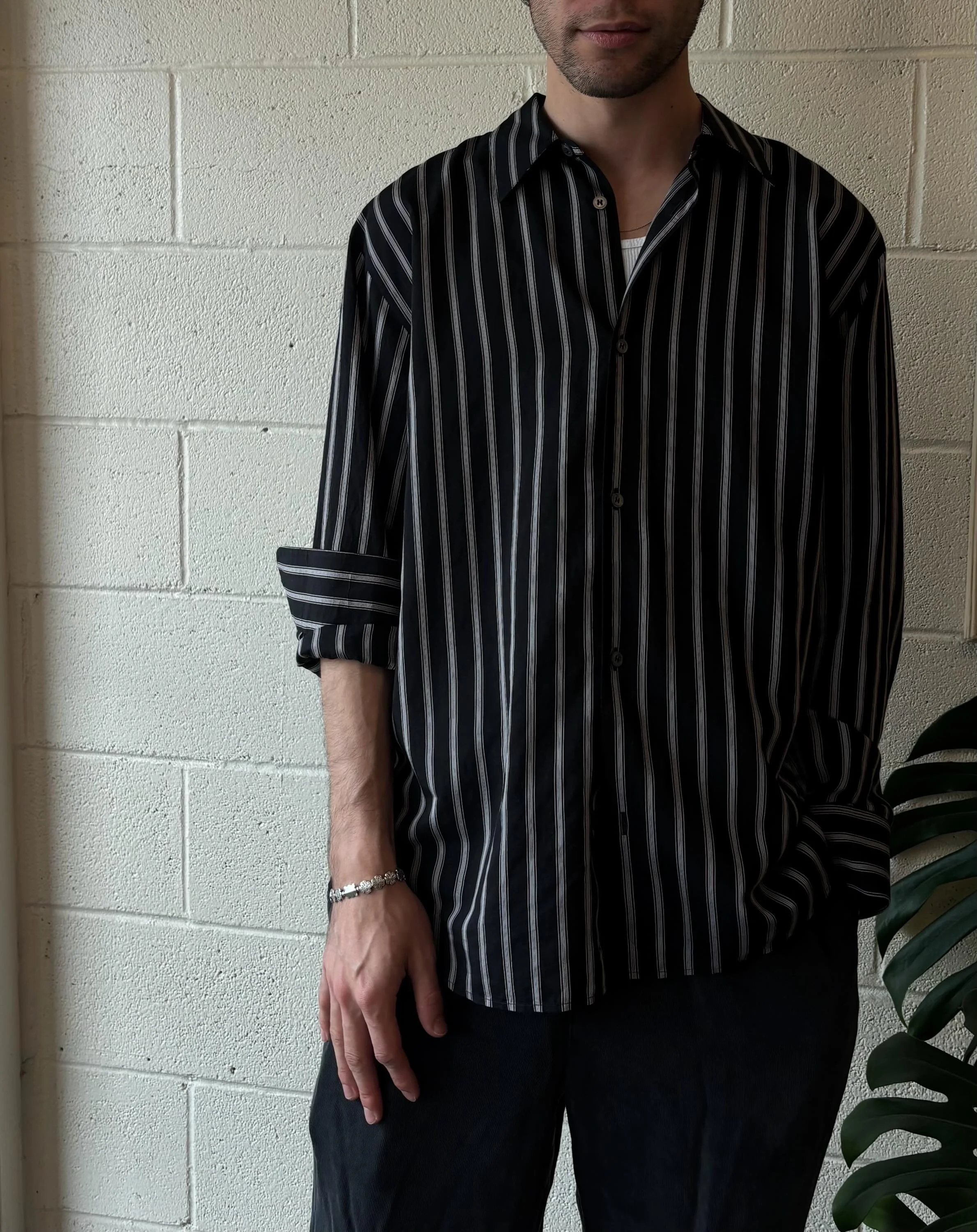 Button up stripes down.
- Studio Nicholson View Modal top sz M
- Ben Sherman long sleeve top sz M
- Vintage Lanvin cotton blend top sz L
.
.
.
DM for holds/prices/info!