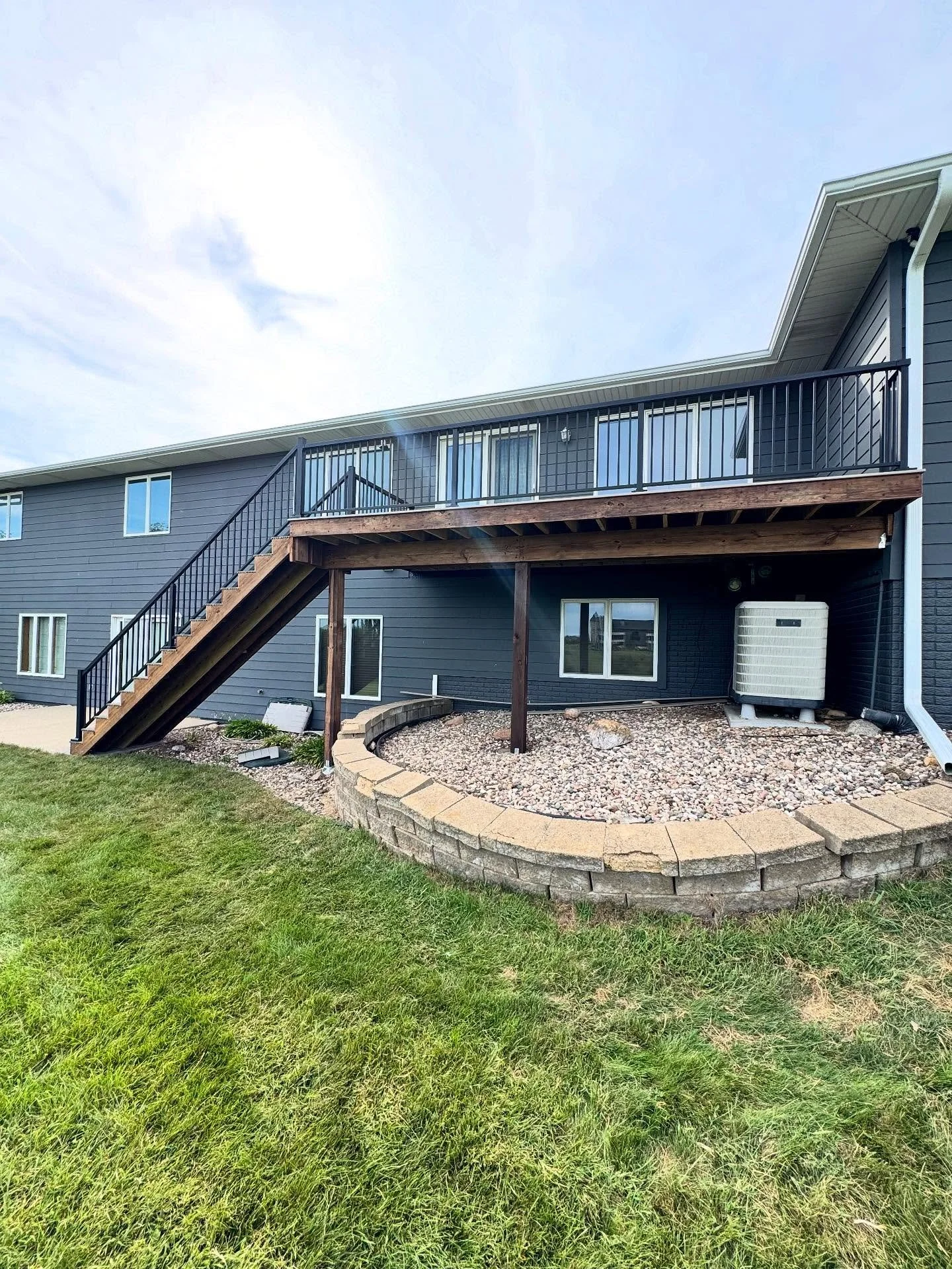 10x20 Composite Deck With Aluminum Railings