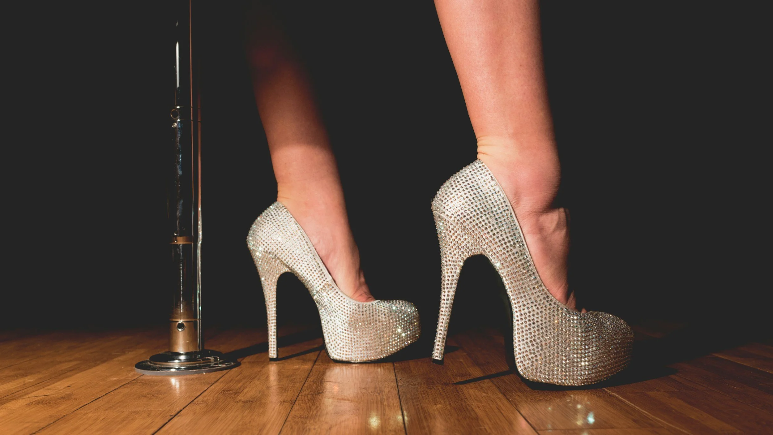 Professional private dancer stripper and entertainment for VIP bachelor parties in Mallorca.