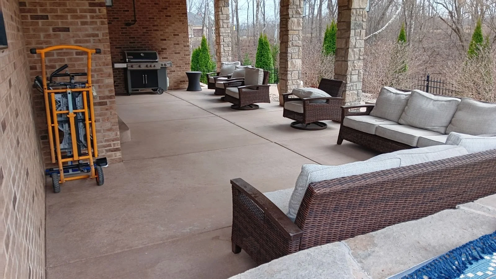 Covered patio with outdoor lounge furniture