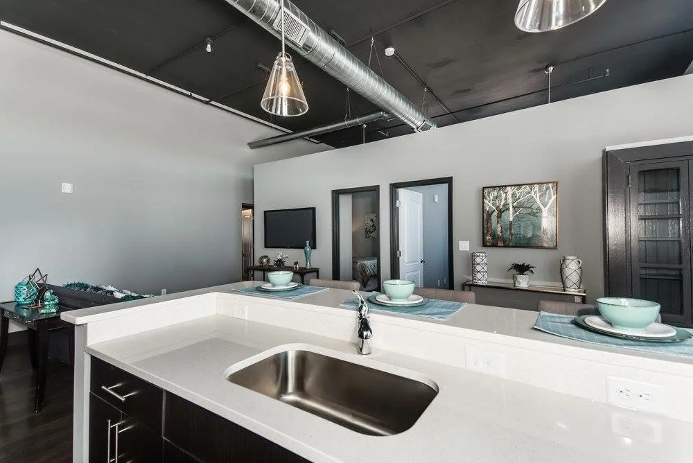 Quartz island with an undermount sink
