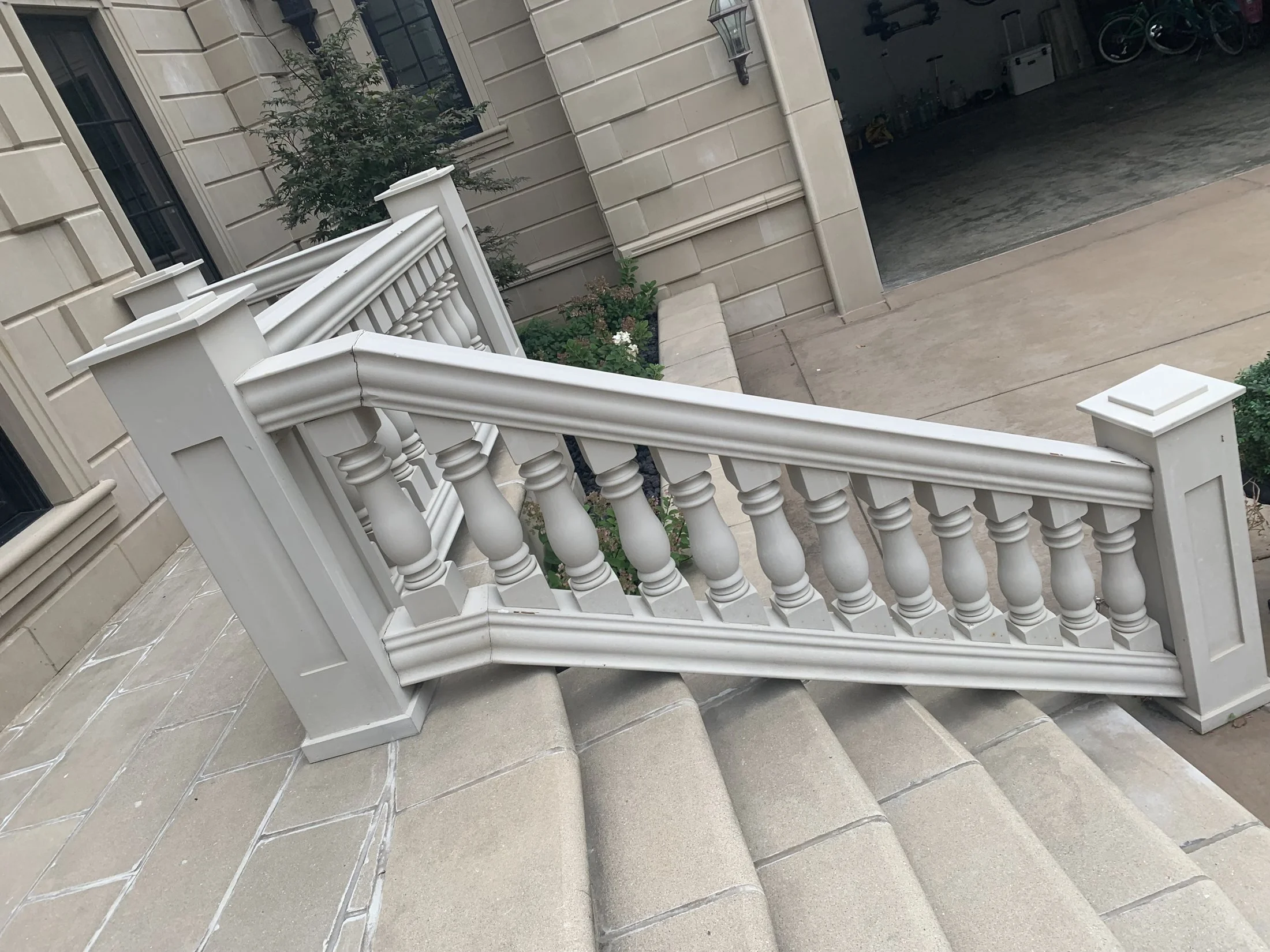 Balustrade railing at the front entry