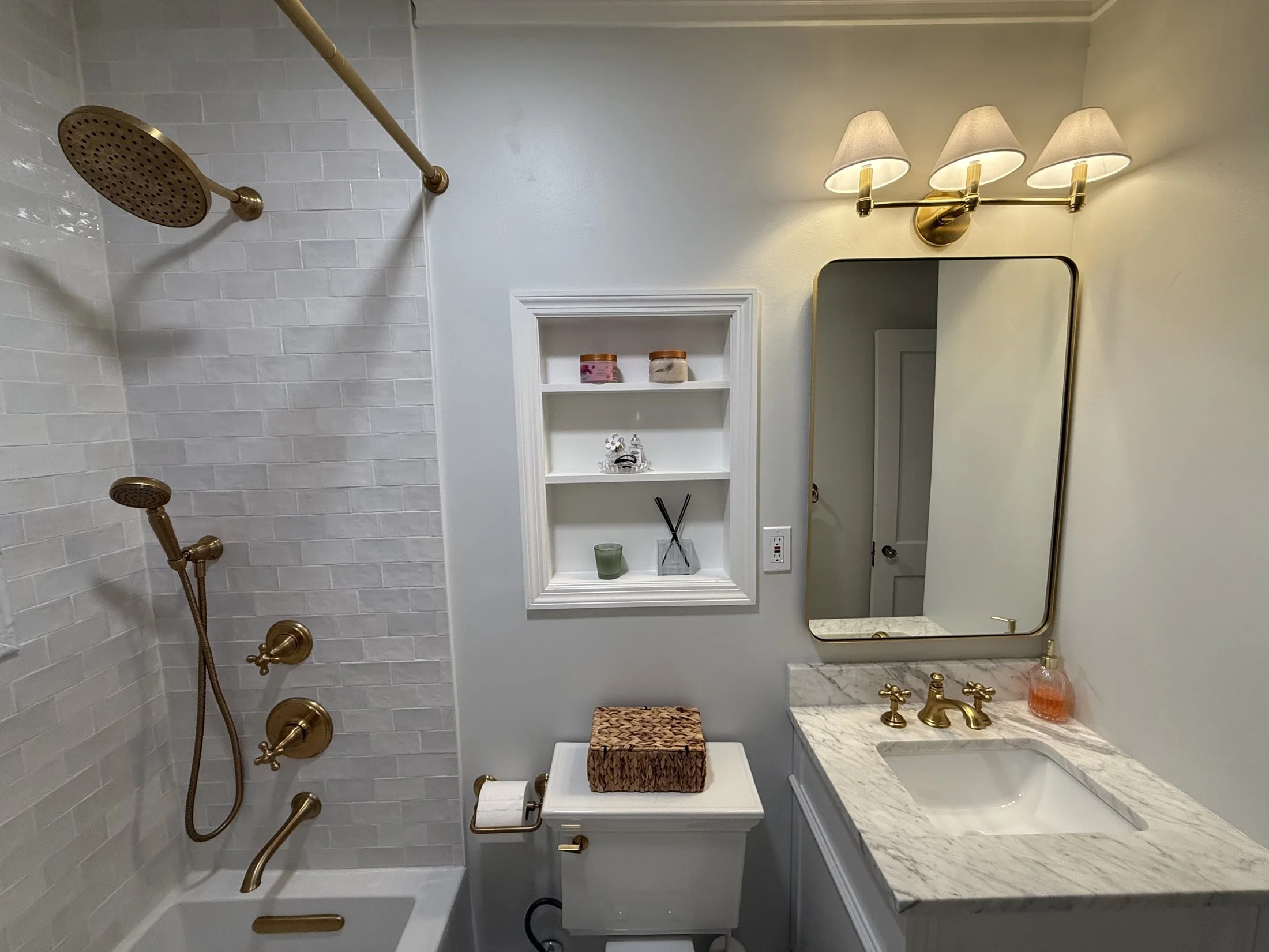 Brass rain showerhead and handheld shower