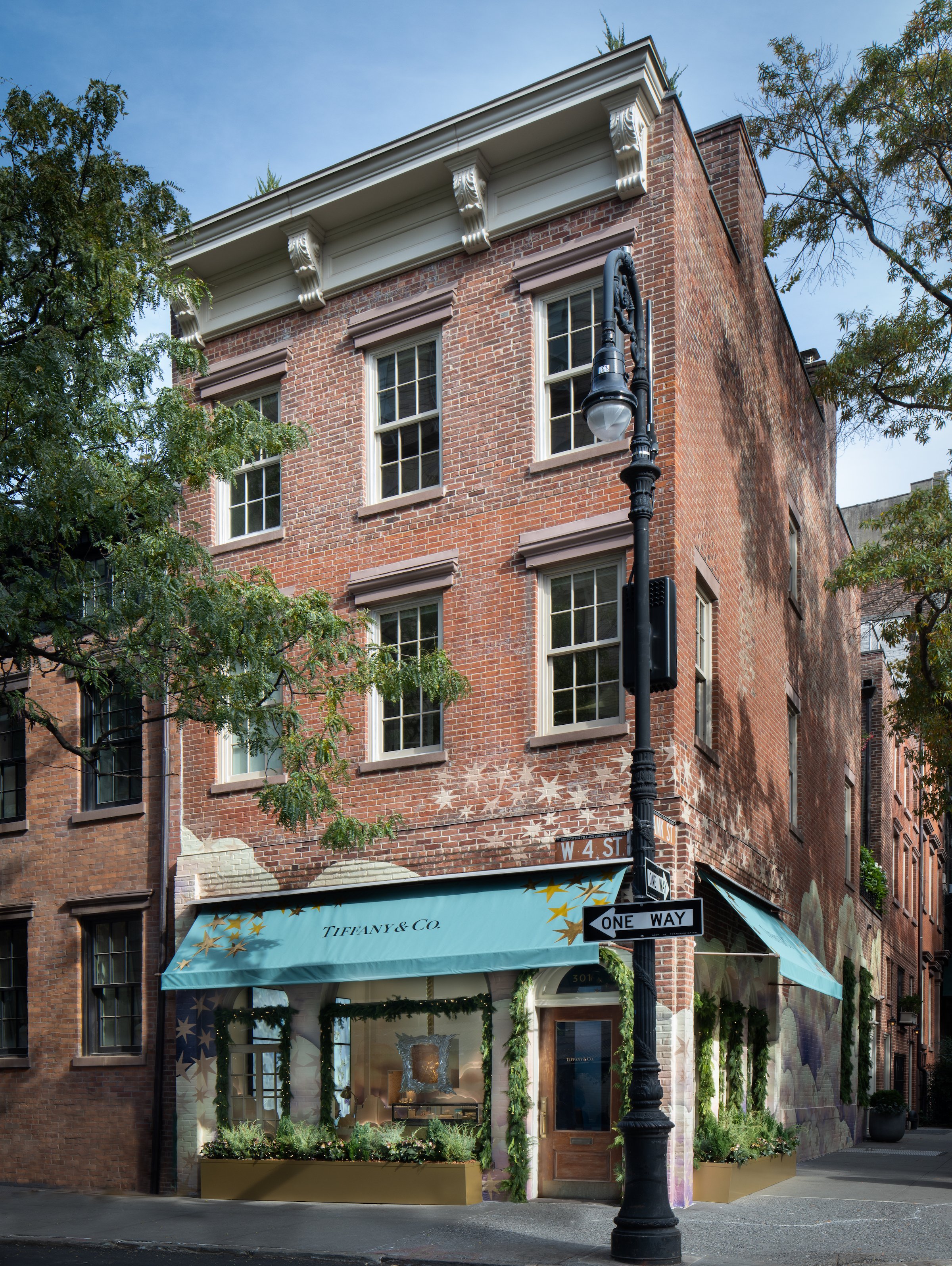 20211107_RZehavi_tiffany_west_village_popup_10 copy.jpg