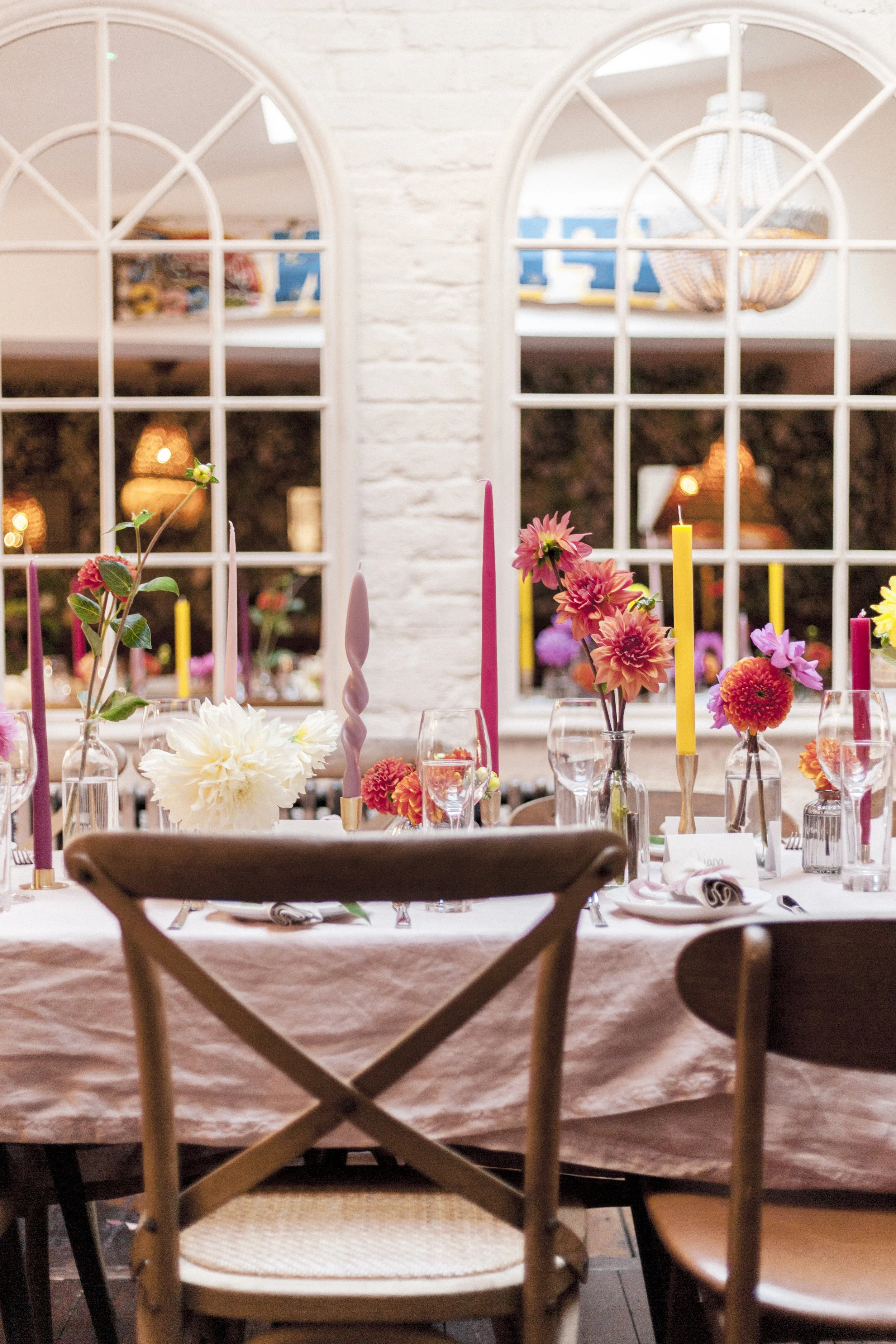 We offer floral design services for:
Corporate events and conferences
Brand launches and product reveals
Press days and photoshoots
Client entertaining and office eventsbespoke floral design for:
Birthday parties and milestone celebrations
Anniversar