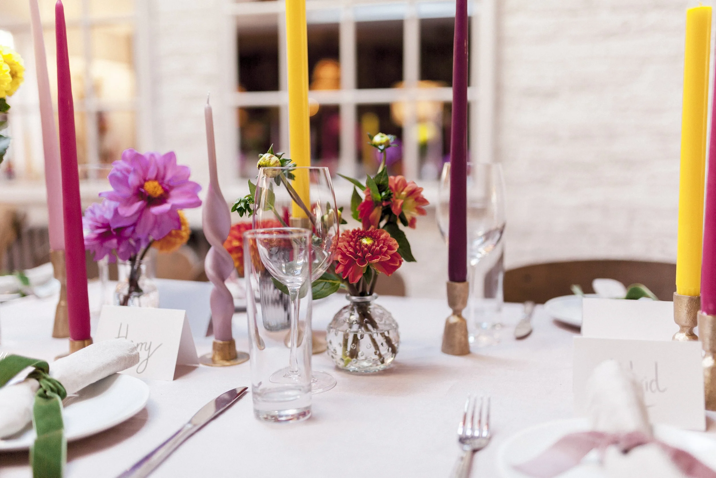 We offer floral design services for:
Corporate events and conferences
Brand launches and product reveals
Press days and photoshoots
Client entertaining and office eventsbespoke floral design for:
Birthday parties and milestone celebrations
Anniversar