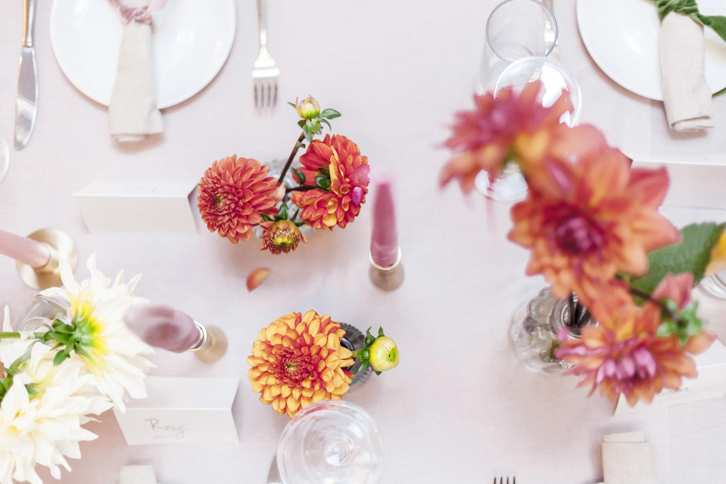 We offer floral design services for:
Corporate events and conferences
Brand launches and product reveals
Press days and photoshoots
Client entertaining and office eventsbespoke floral design for:
Birthday parties and milestone celebrations
Anniversar