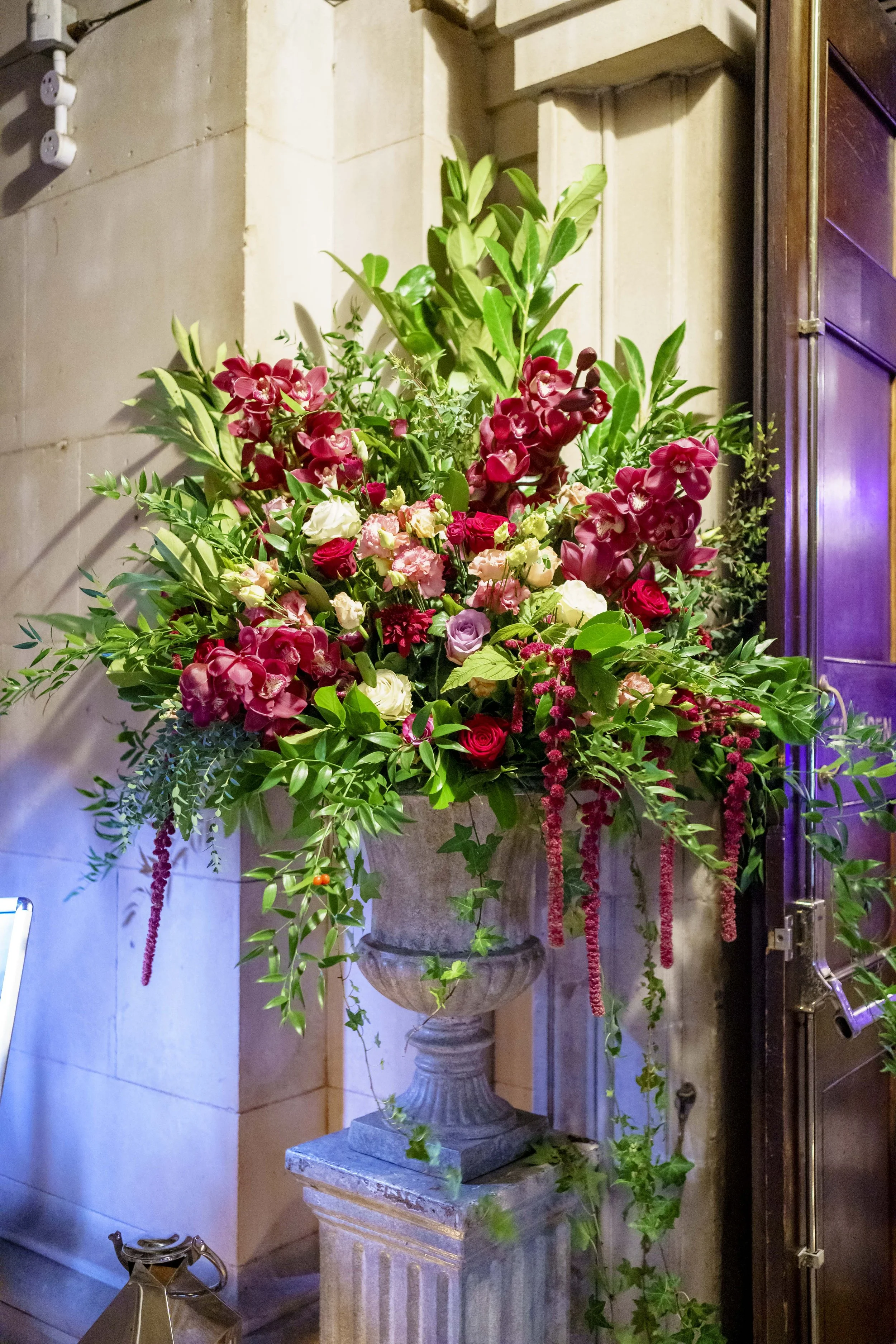 We offer floral design services for:
Corporate events and conferences
Brand launches and product reveals
Press days and photoshoots
Client entertaining and office eventsbespoke floral design for:
Birthday parties and milestone celebrations
Anniversar