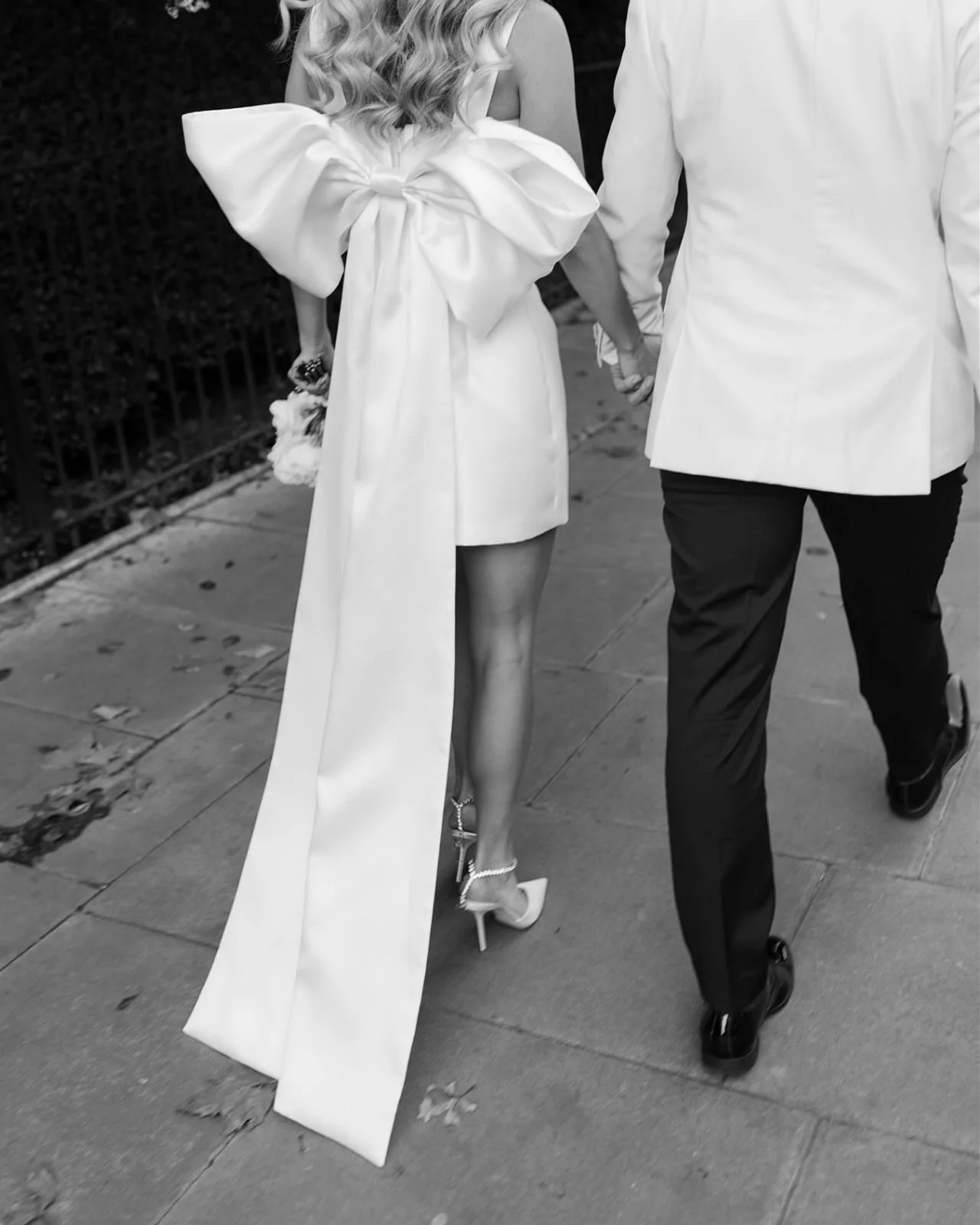 Intimate civil ceremony wedding flowers in London and Sussex, showcasing a refined bridal bouquet and simple, seasonal floral arrangements perfect for small weddings and registry office celebrations.