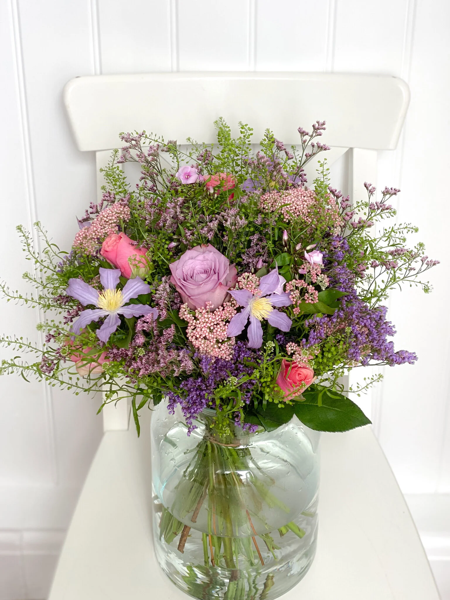 Bramble & Willow flower delivery in Wandsworth, London and UK. We deliver bouquets, corporate flowers, subscription flowers and plants. Flower Workshops. Wedding, funeral and event flowers.