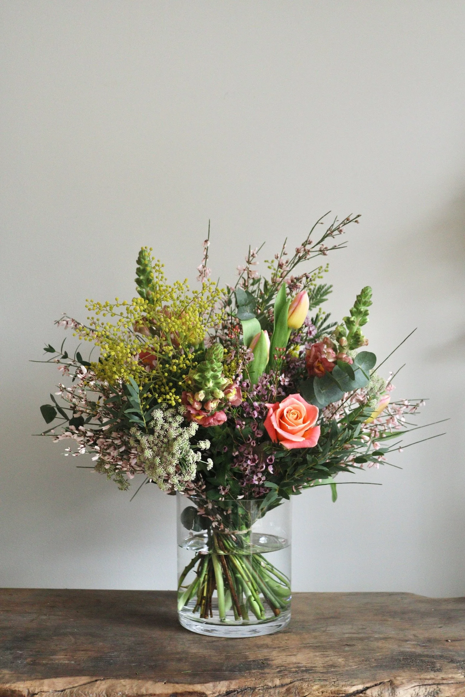 Valentine’s Day flowers London  Valentine’s bouquets London  Luxury Valentine’s flowers London  Same-day Valentine’s flowers London  Best florists for Valentine’s flowers in London