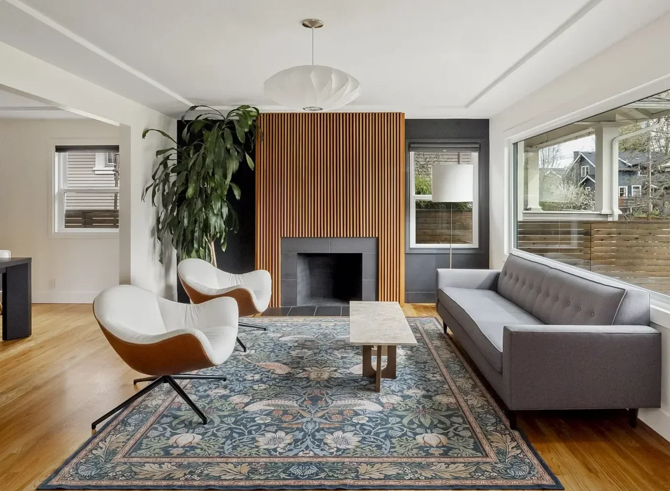 midcentury-modern-living room-remodel-slats