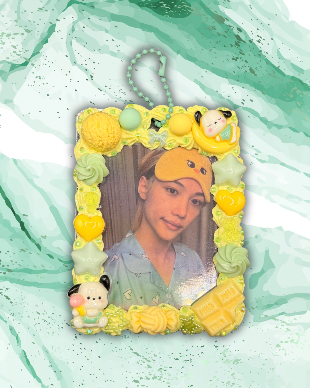 Eepy Pupperz Photocard Holder Keychain