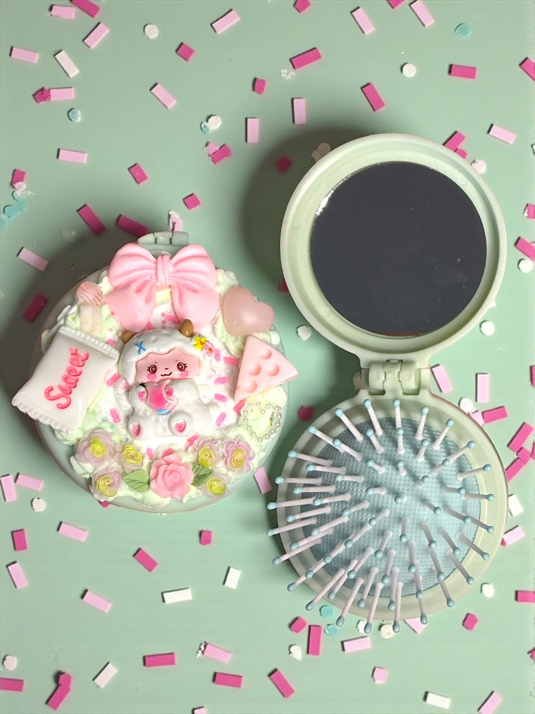 Pastel Lamb Compact Mirror/Brush Duo