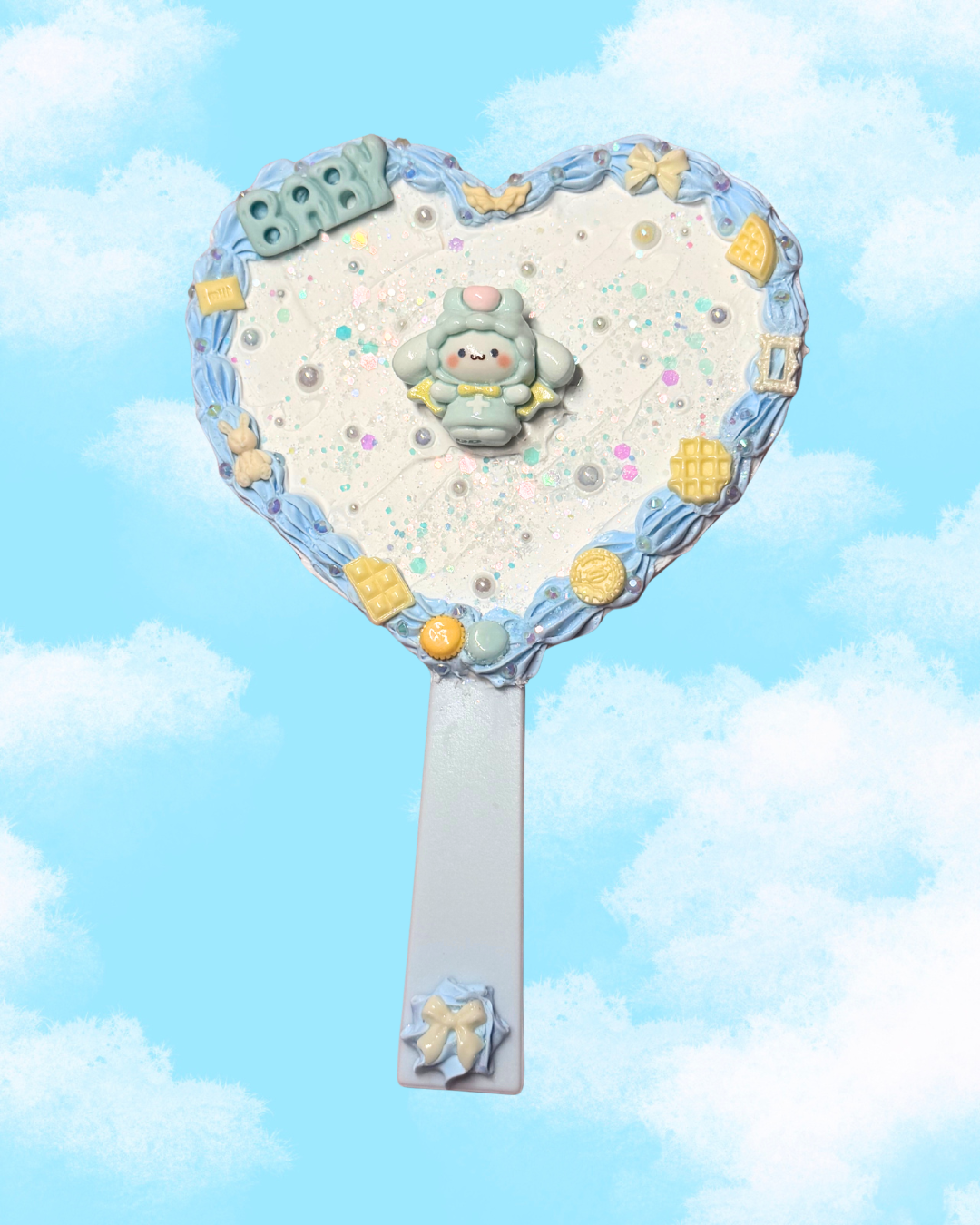 Baby Blue Cinna Handheld Heart Mirror