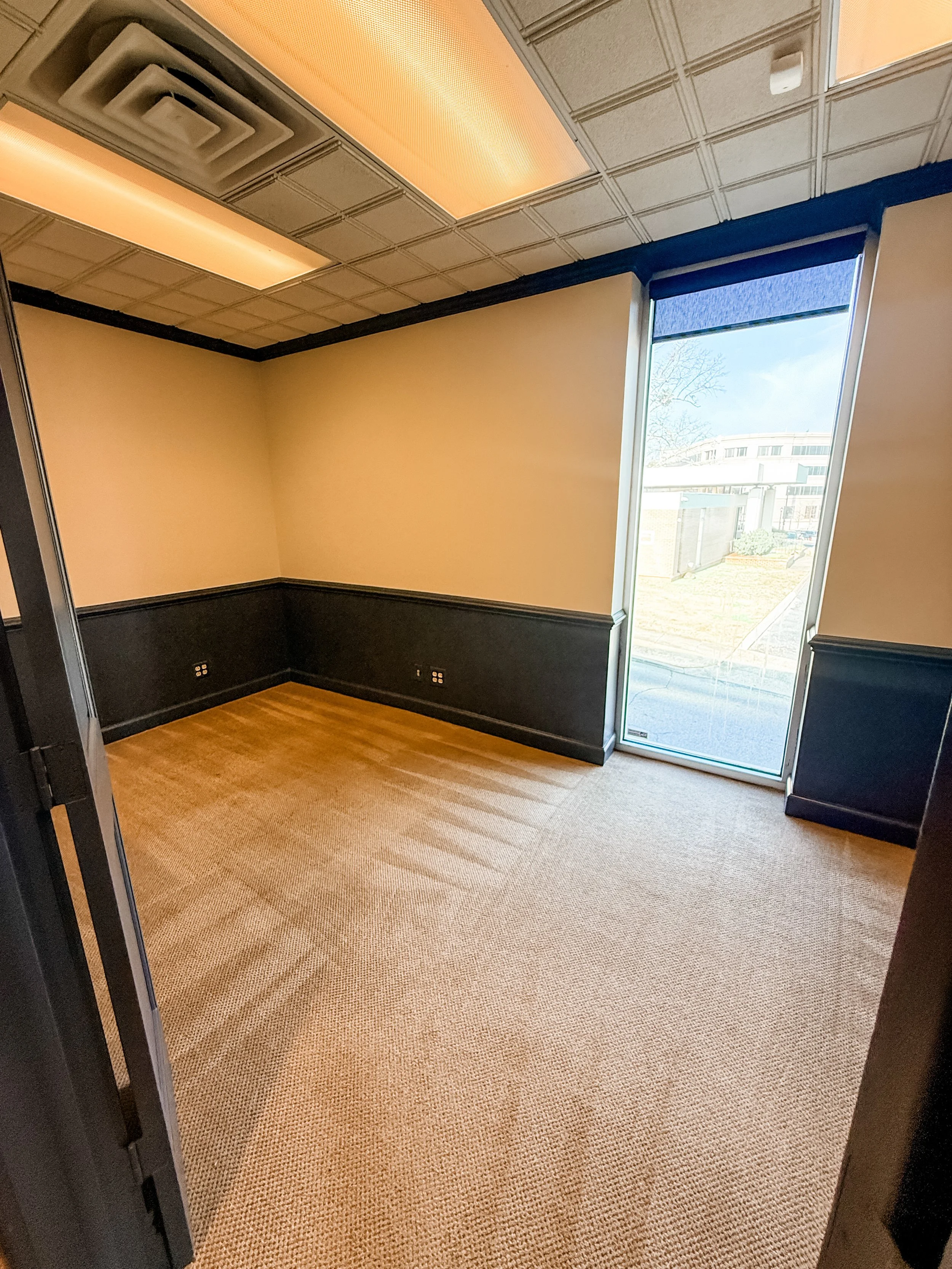 Suite 800 - Long Office with Window