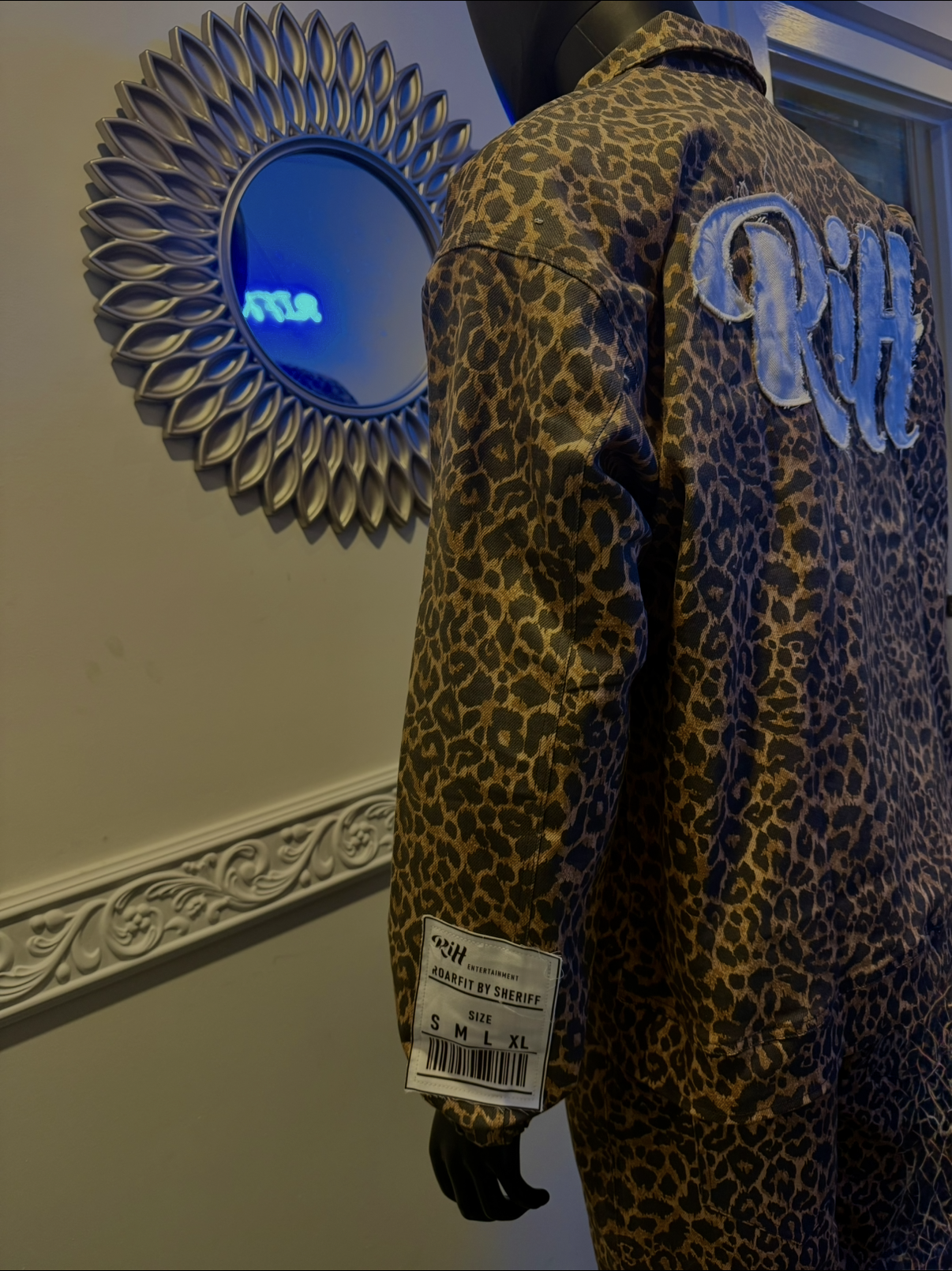 Roarfit back.png