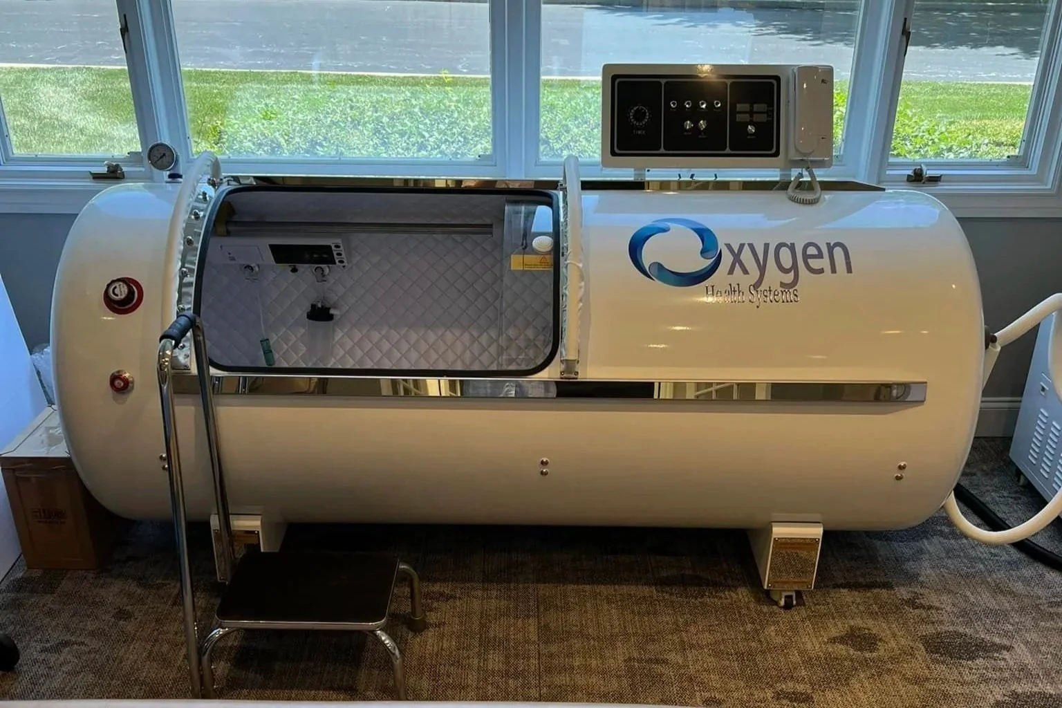 Mild hyperbaric oxygen chamber at Beyond Health and Wellness in Oak Forest, IL