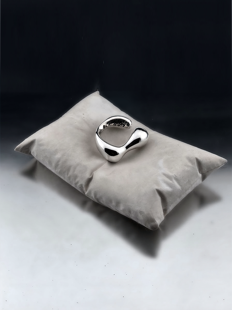 myrto-klimi-drop-iii-silver-ring-06.png
