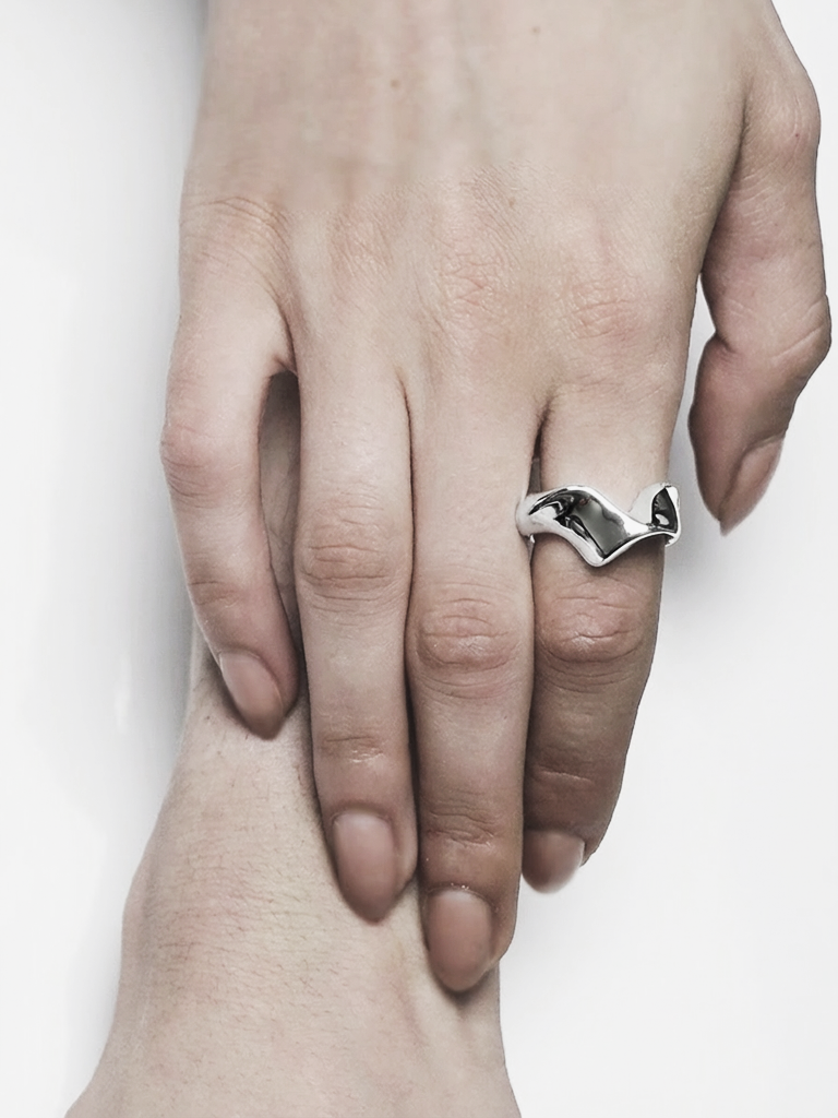 myrto-klimi-fold-i-silver-ring-worn-01.png