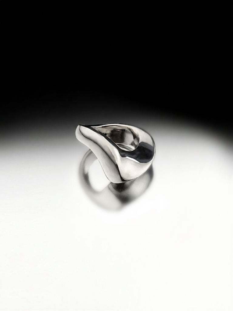 myrto-klimi-edge-ii-silver-ring-011.png
