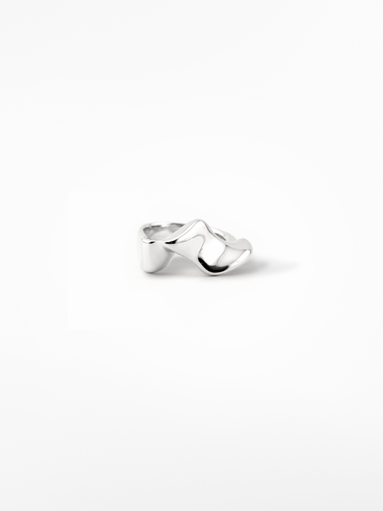 myrto-klimi-fold-i-silver-ring-033.png
