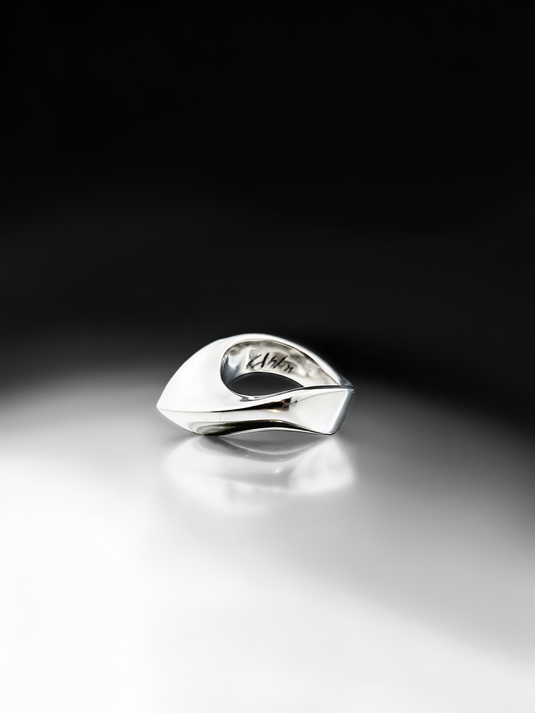 myrto-klimi-edge-ii-silver-ring-077.png