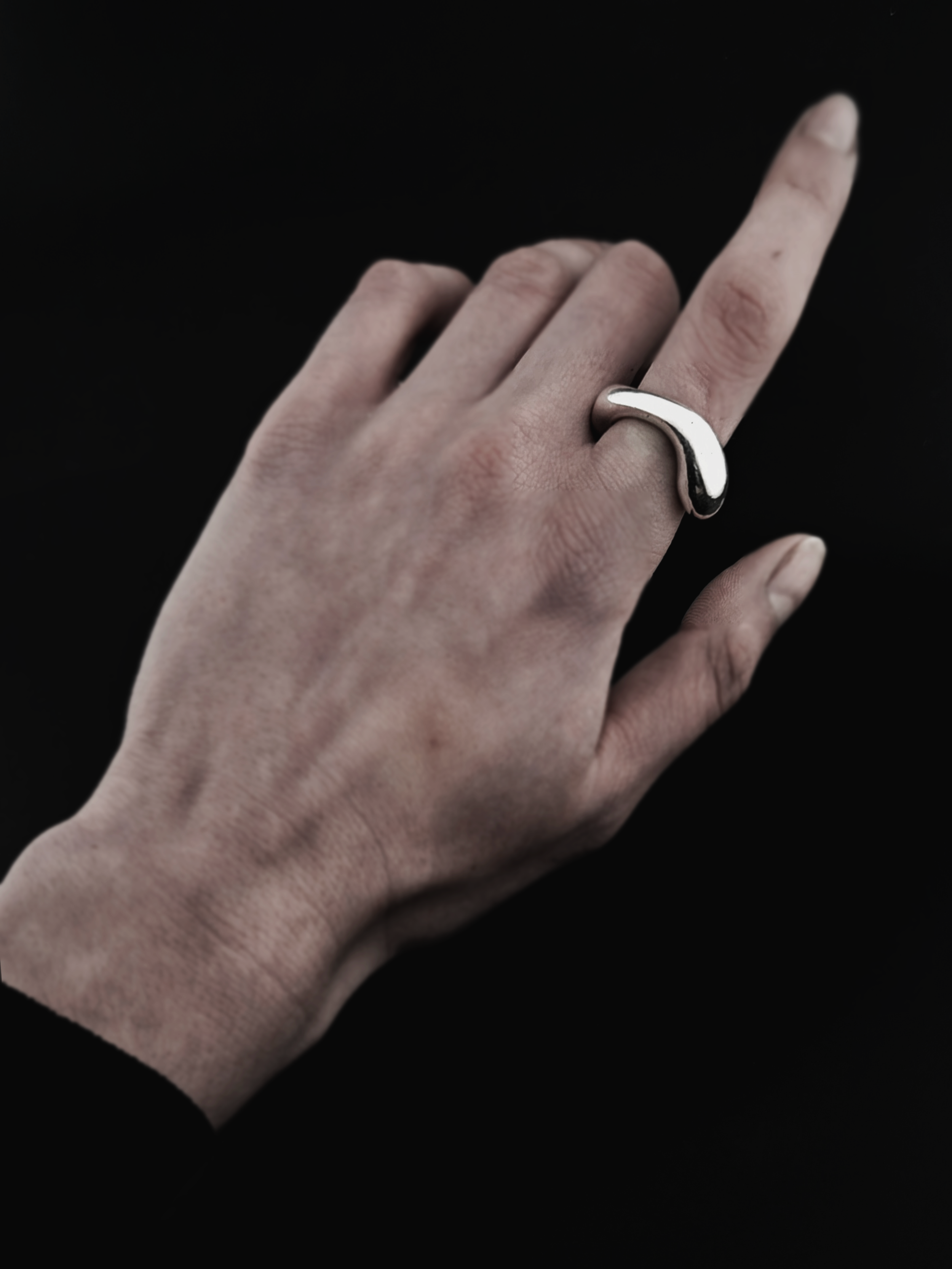 myrto-klimi-drop-iii-silver-ring-worn-04.png