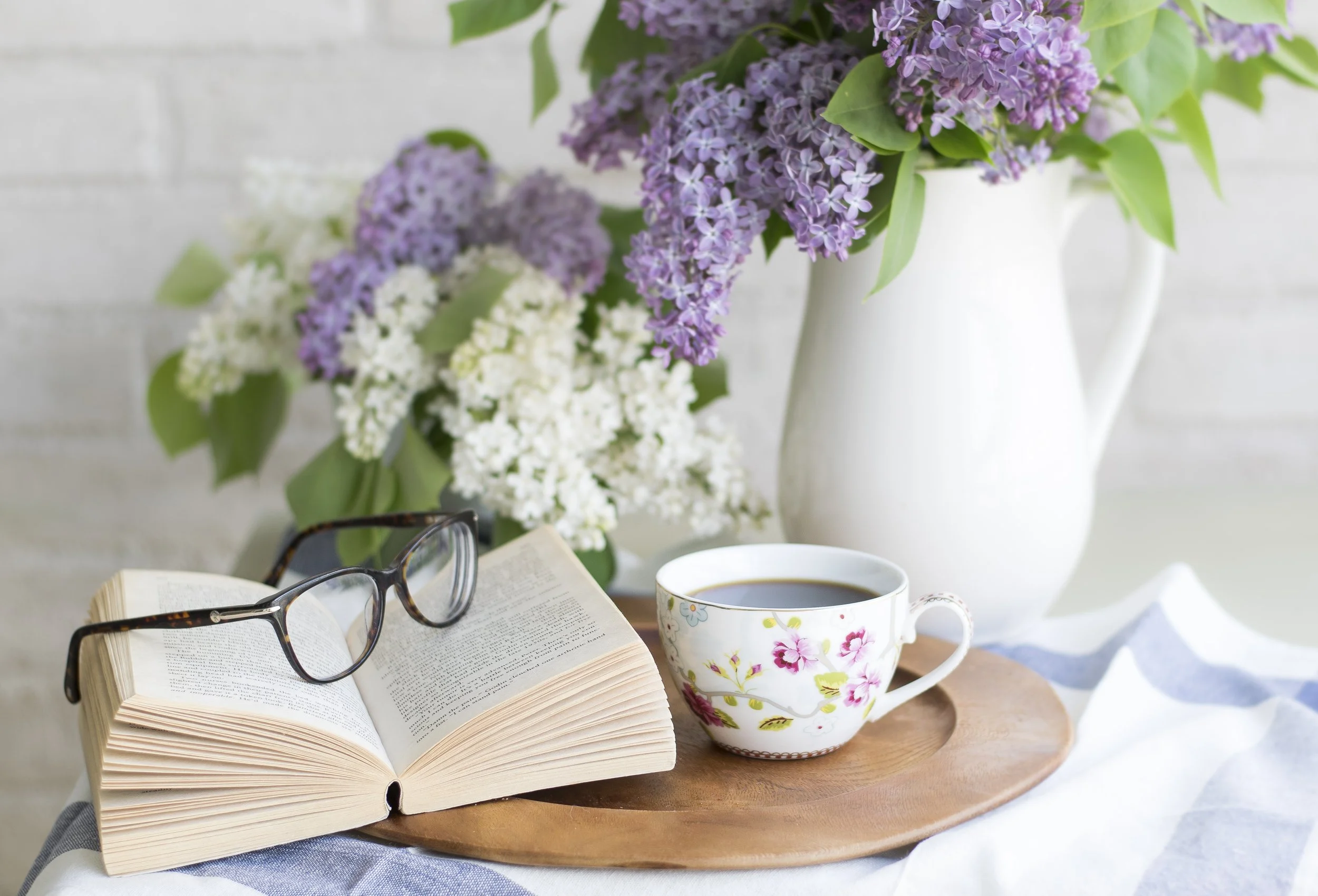 How to Create a Stay-at-Home Mom Schedule Built Around Energy, Not Hours