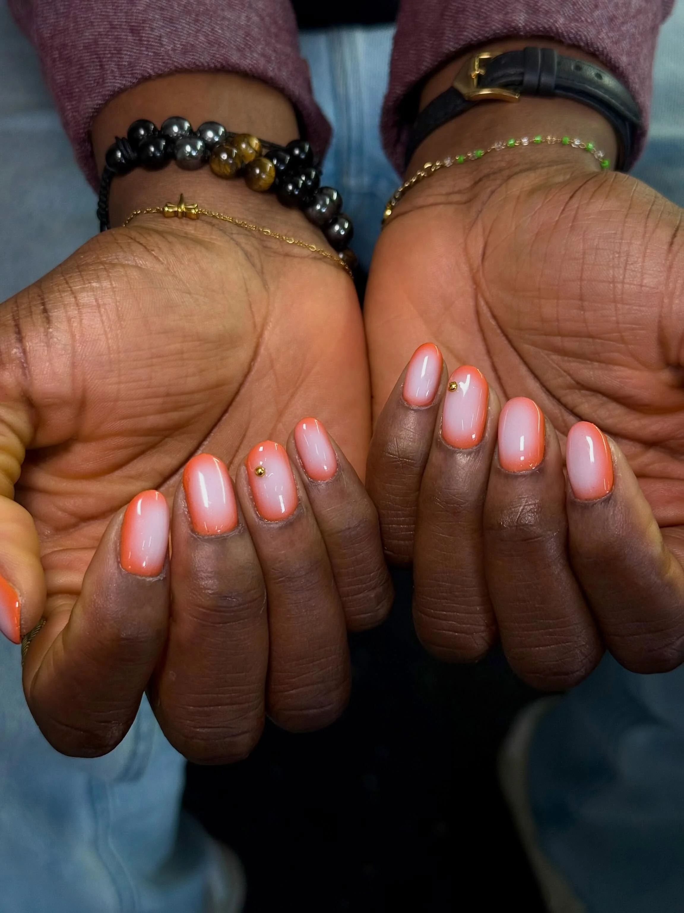 Spring Aura Mani ✨

#torontonailtech #geloverlay #buildergelnails #airbrushnails