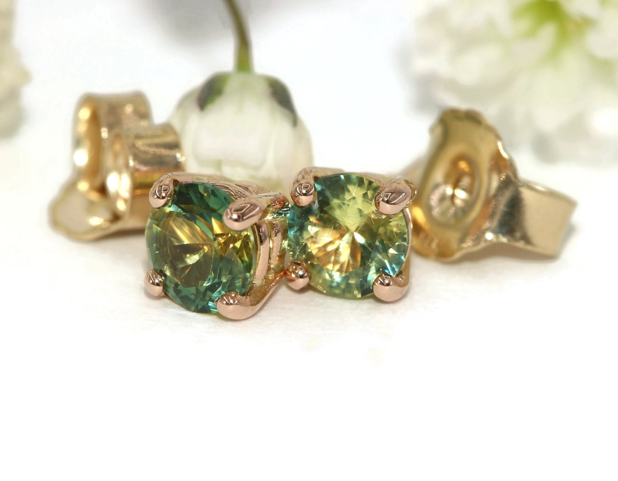 4 mm Bi-color Sapphire Stud Earrings