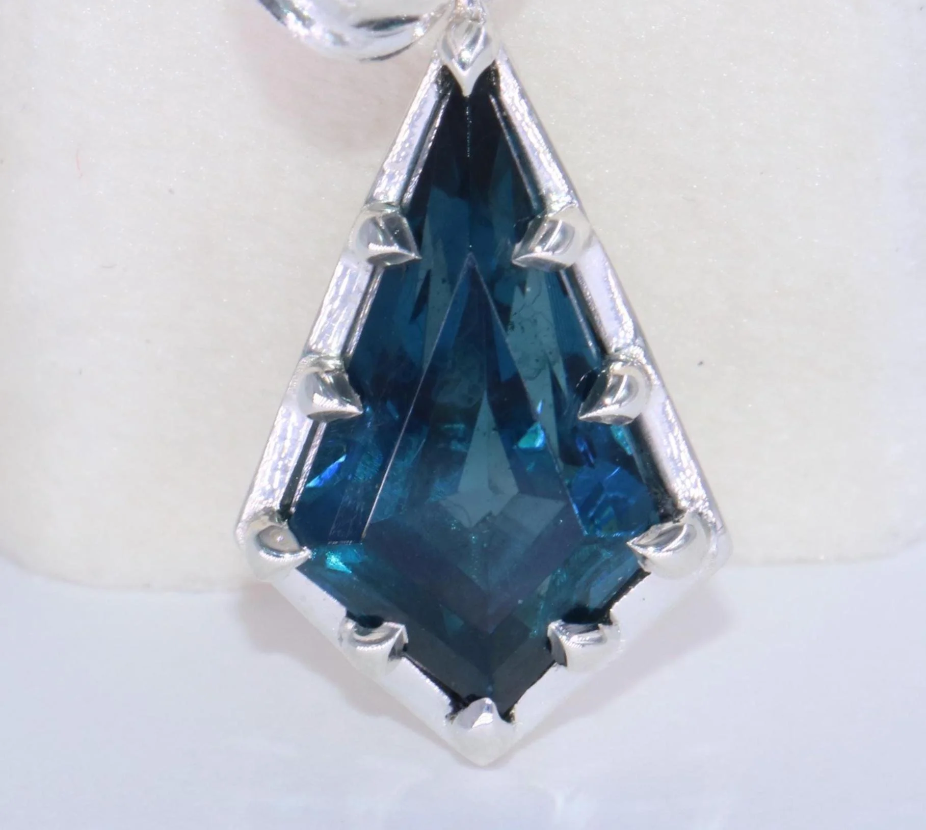 Custom Made Kite Natural Aquamarine Pendant 14k Solid Gold