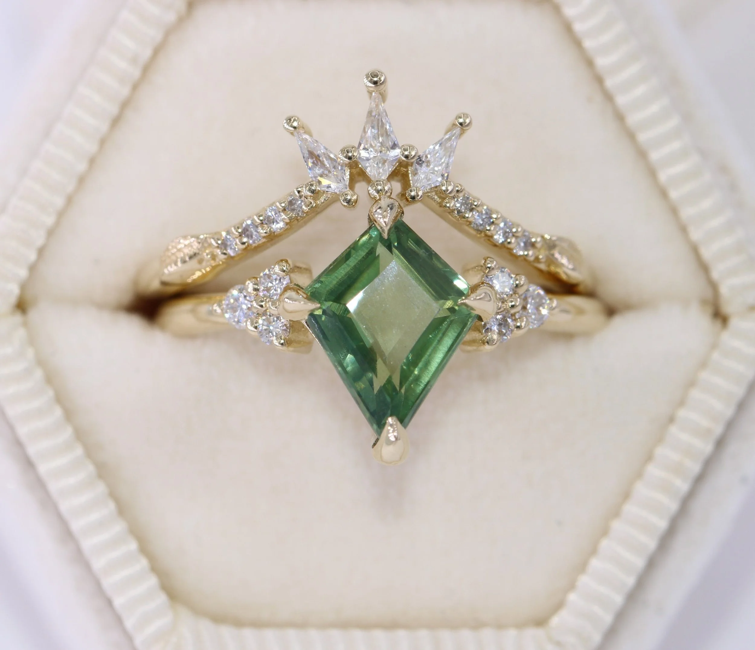 2 ct Kite Green Natural Sapphire + Natural Diamonds Engagement and Wedding Rings Set 14k Solid Gold