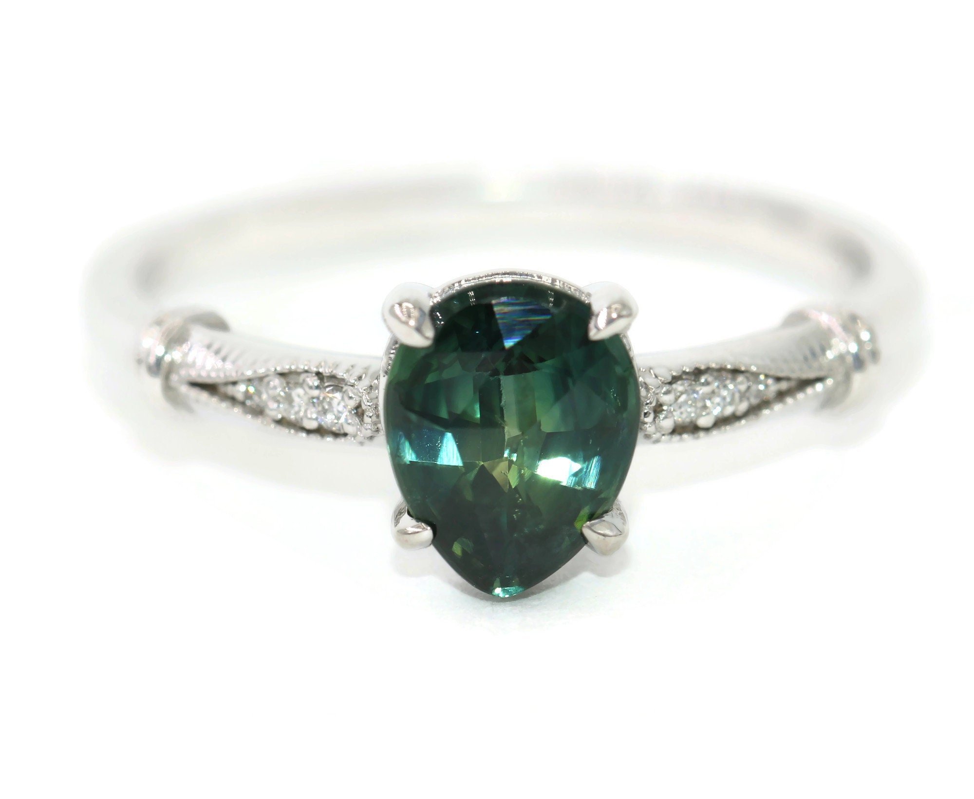 1.5 ct Pear Blue Green Mermaid Parti Sapphire Engagement Ring with Vintage Style Pattern