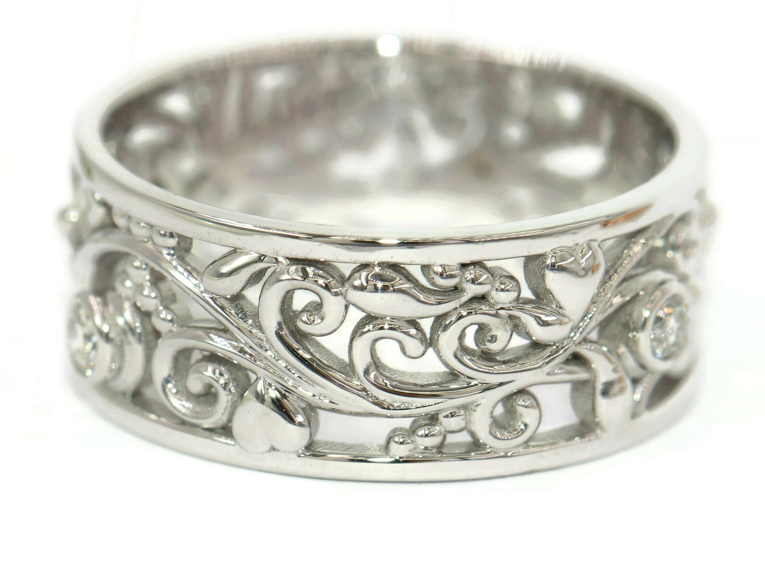 Cigar Lace Vine Pattern 8 mm Wide Natural Diamond Eternity Band