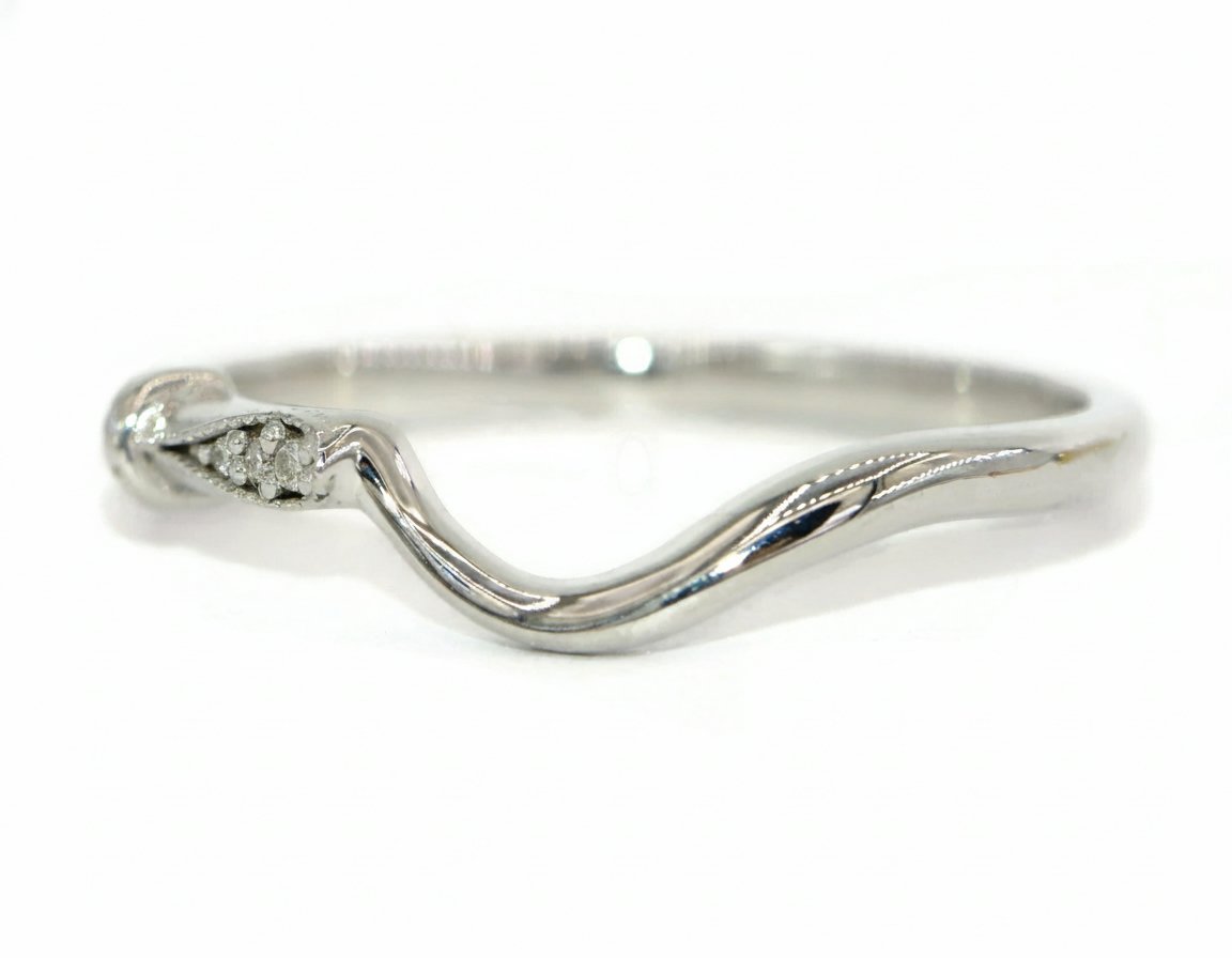 Custom-made Natural Diamonds Asymmetrical Wave Ring