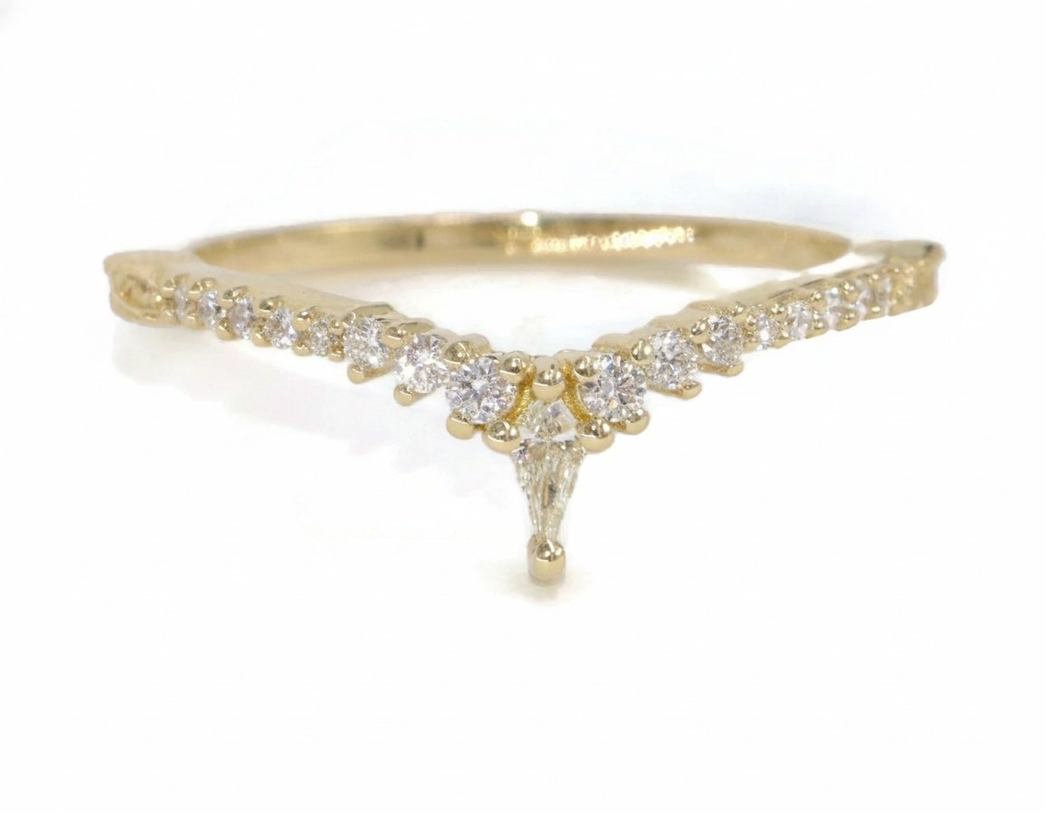 Custom-made Kite Natural Diamond Matching Wedding Ring