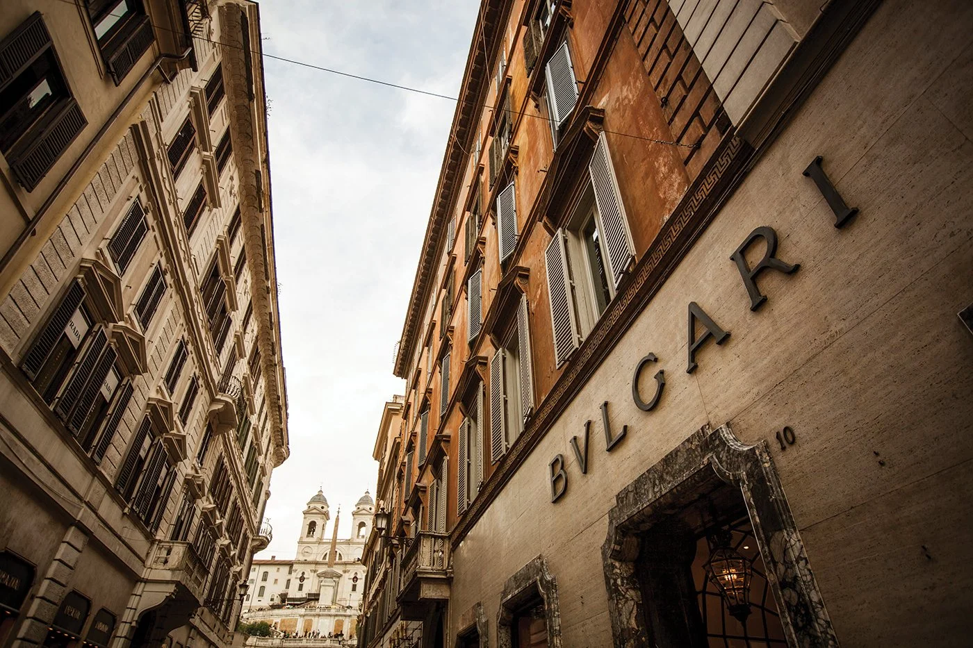 Inside Italy's Inner Circles: