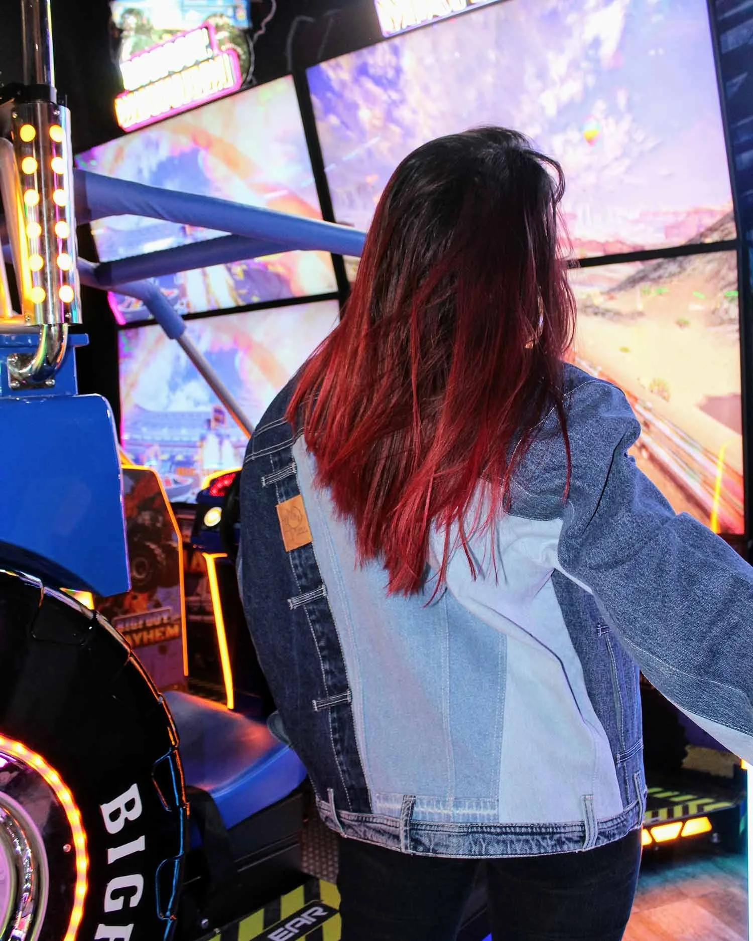 Oversize upcycled denim jacket blue 3.jpg