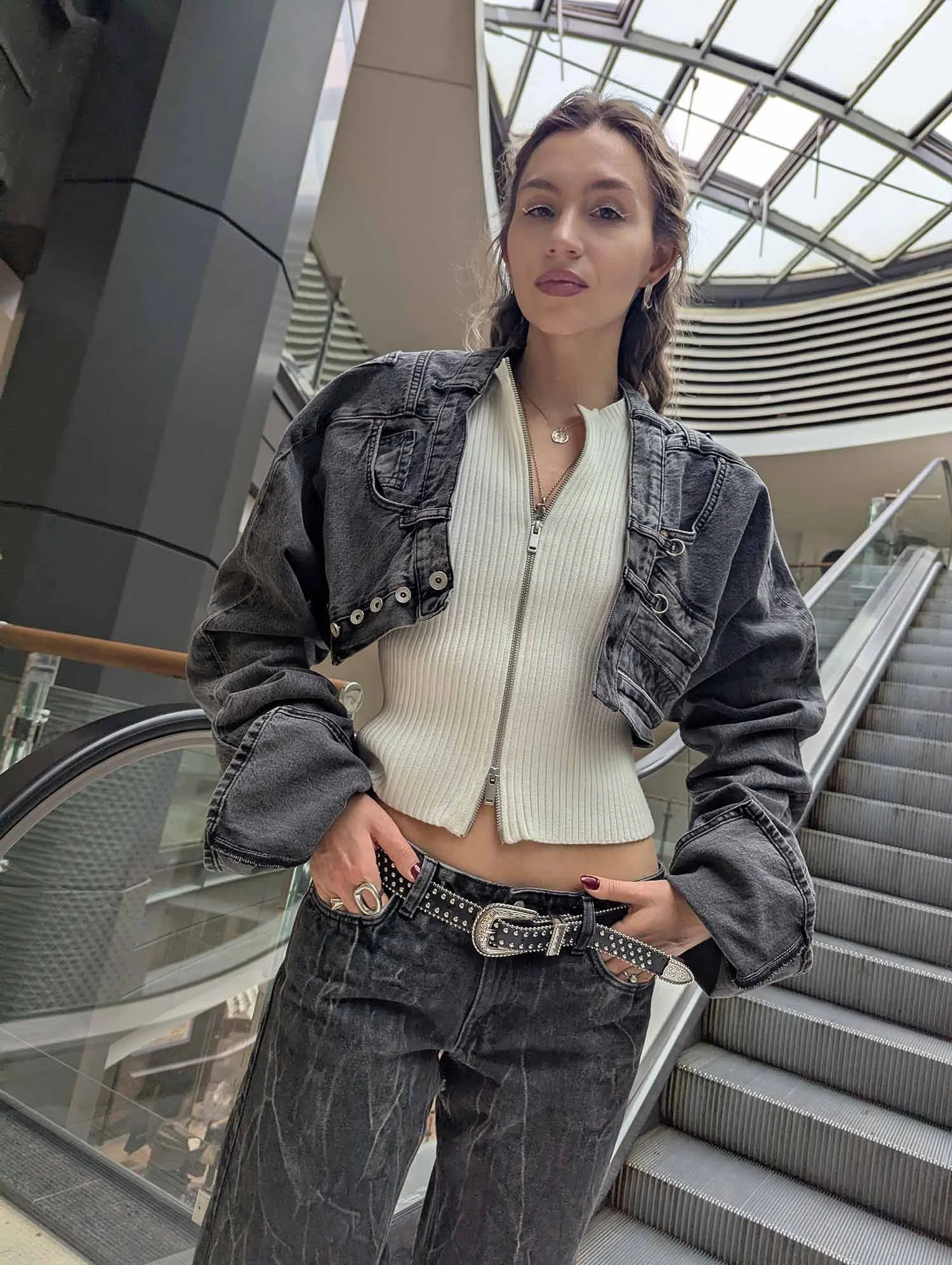 VA-VA-VOOM-grey-+-jeans-2.jpg