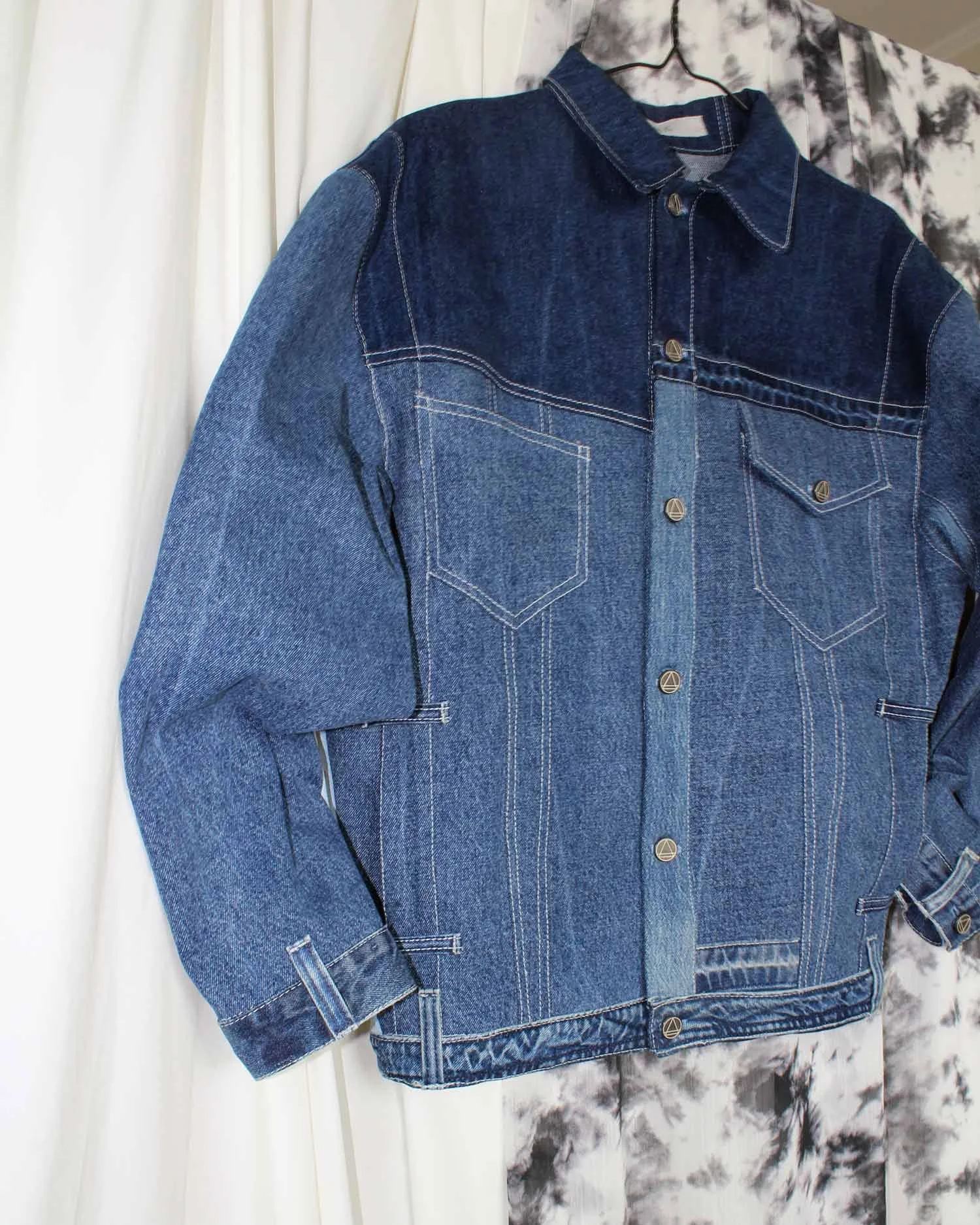 Oversize upcycled denim jacket blue 5.jpg