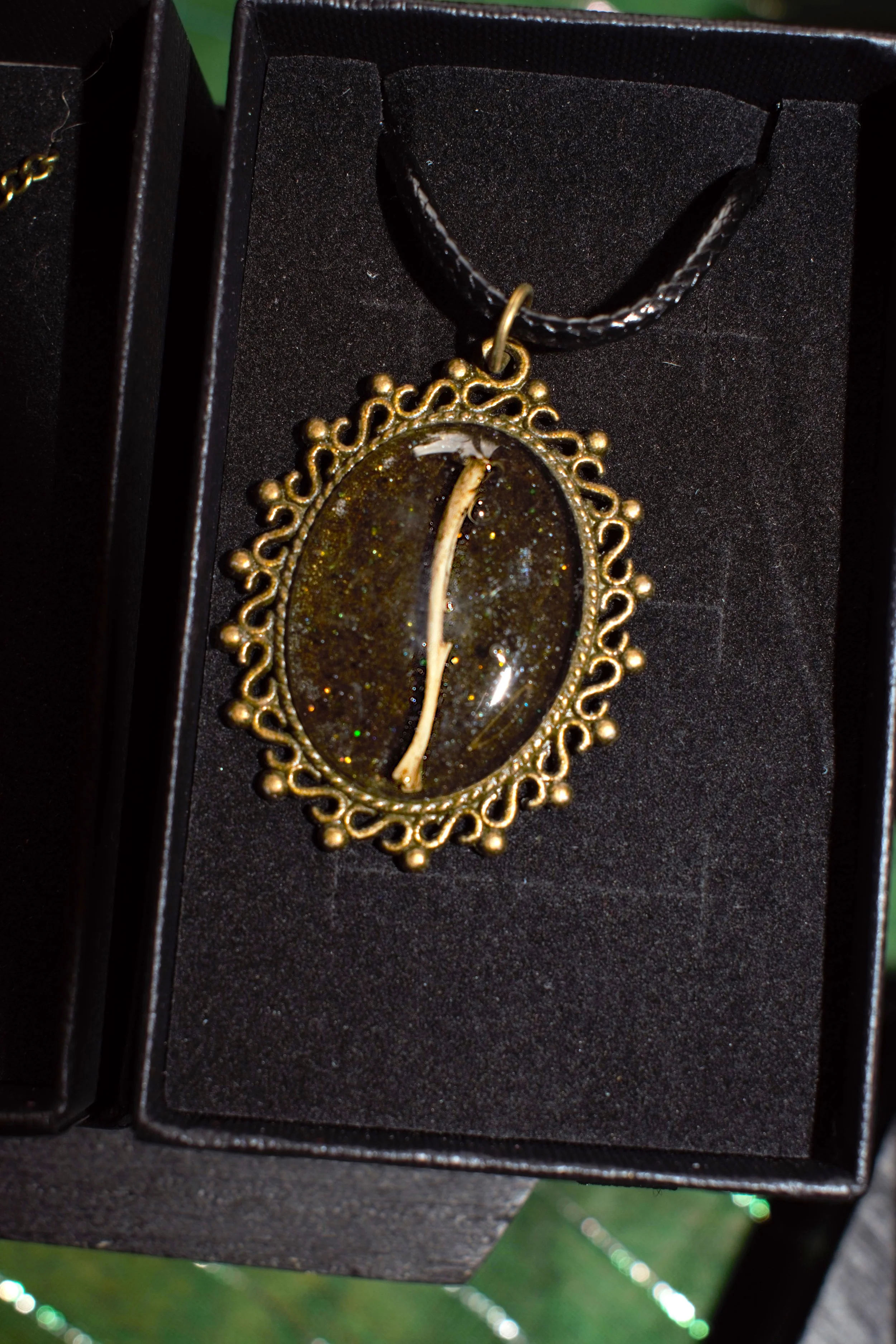 bone necklace 4.jpeg