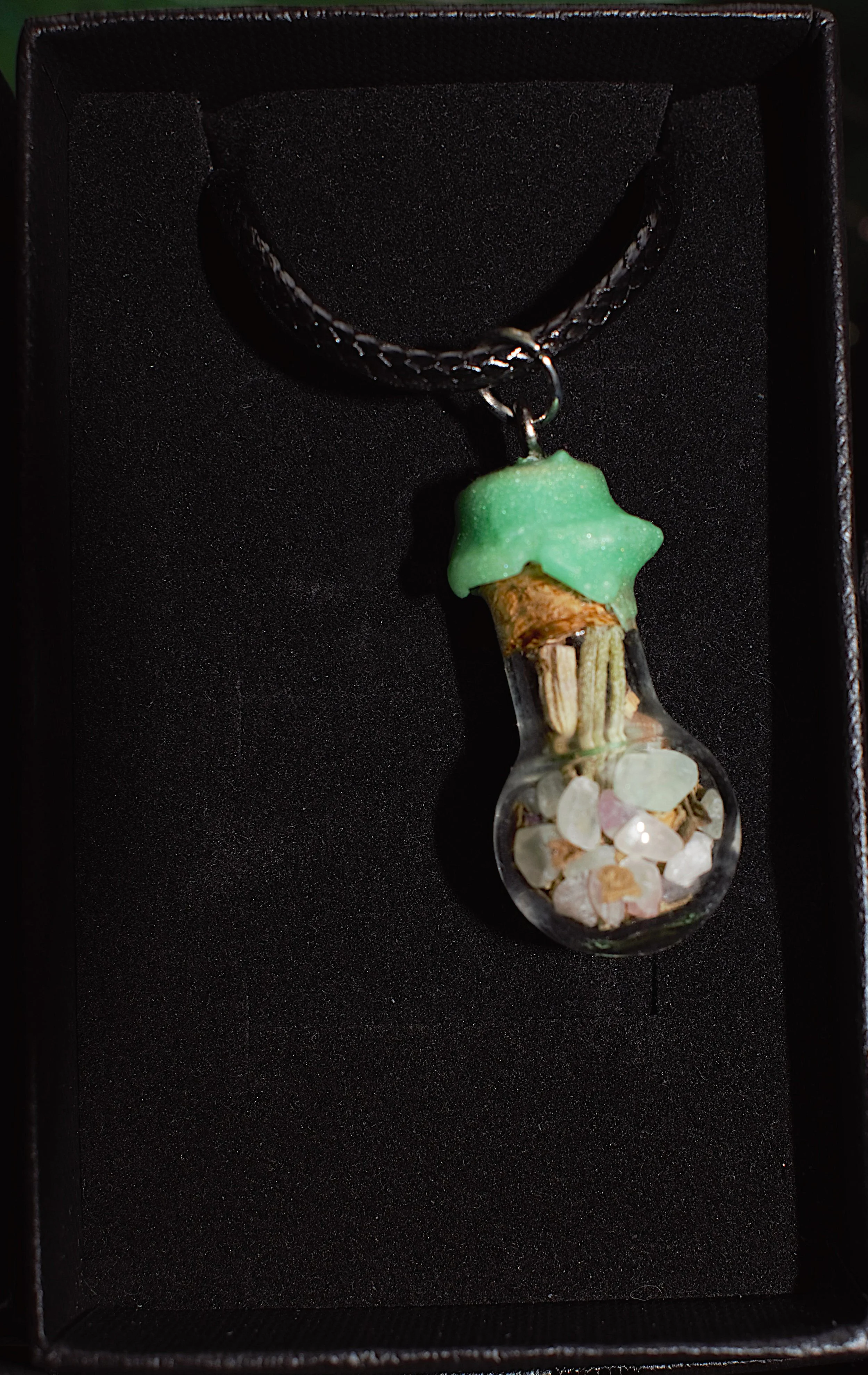 light green necklace.jpeg