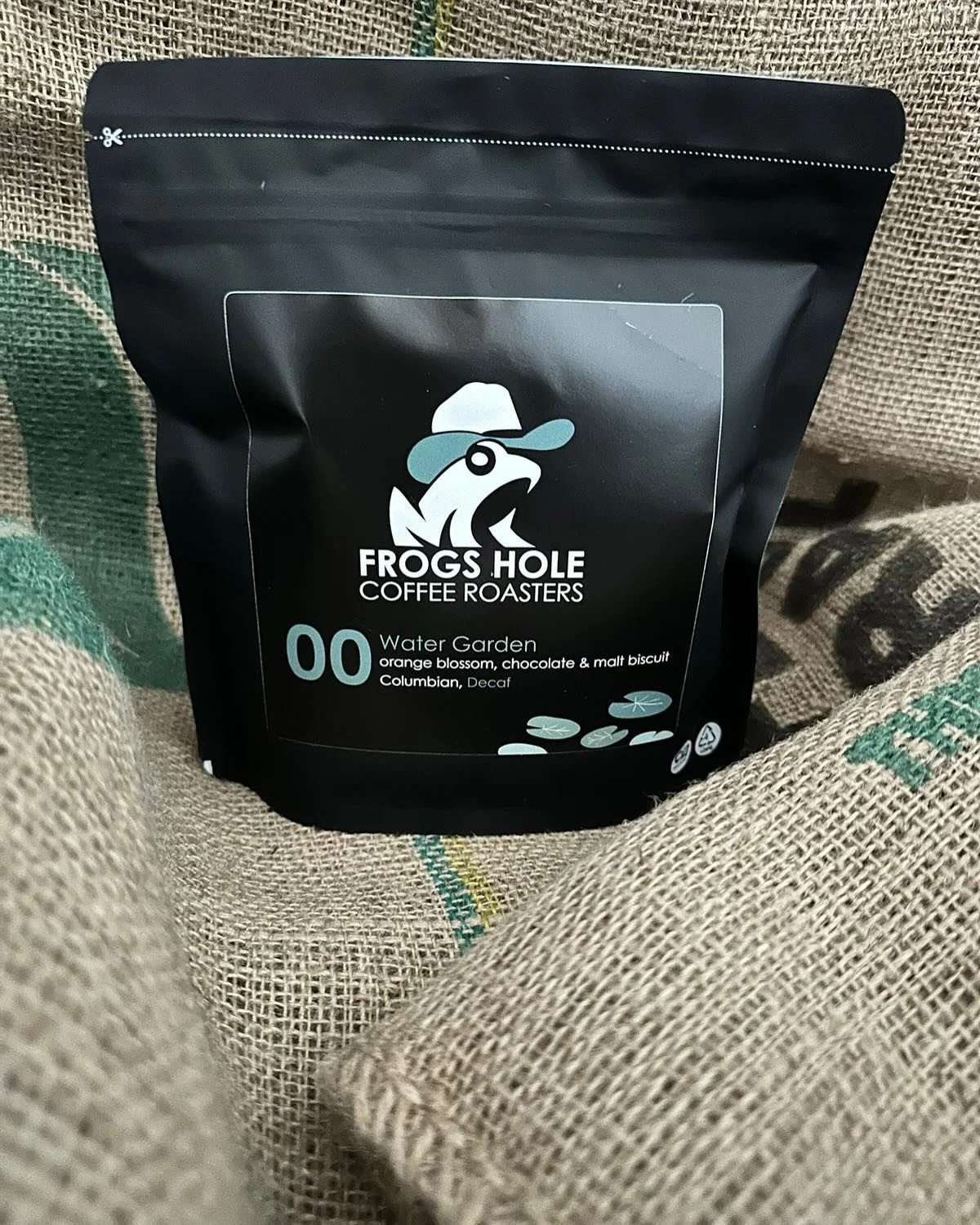NEW IN!

Prefer your coffee decaffeinated, but don&rsquo;t want to sacrifice the great quality taste? Our decaf option is now LIVE on our website!

Our Colombian decaf has tasting notes of orange blossom, chocolate &amp; malt biscuit. We use a natura