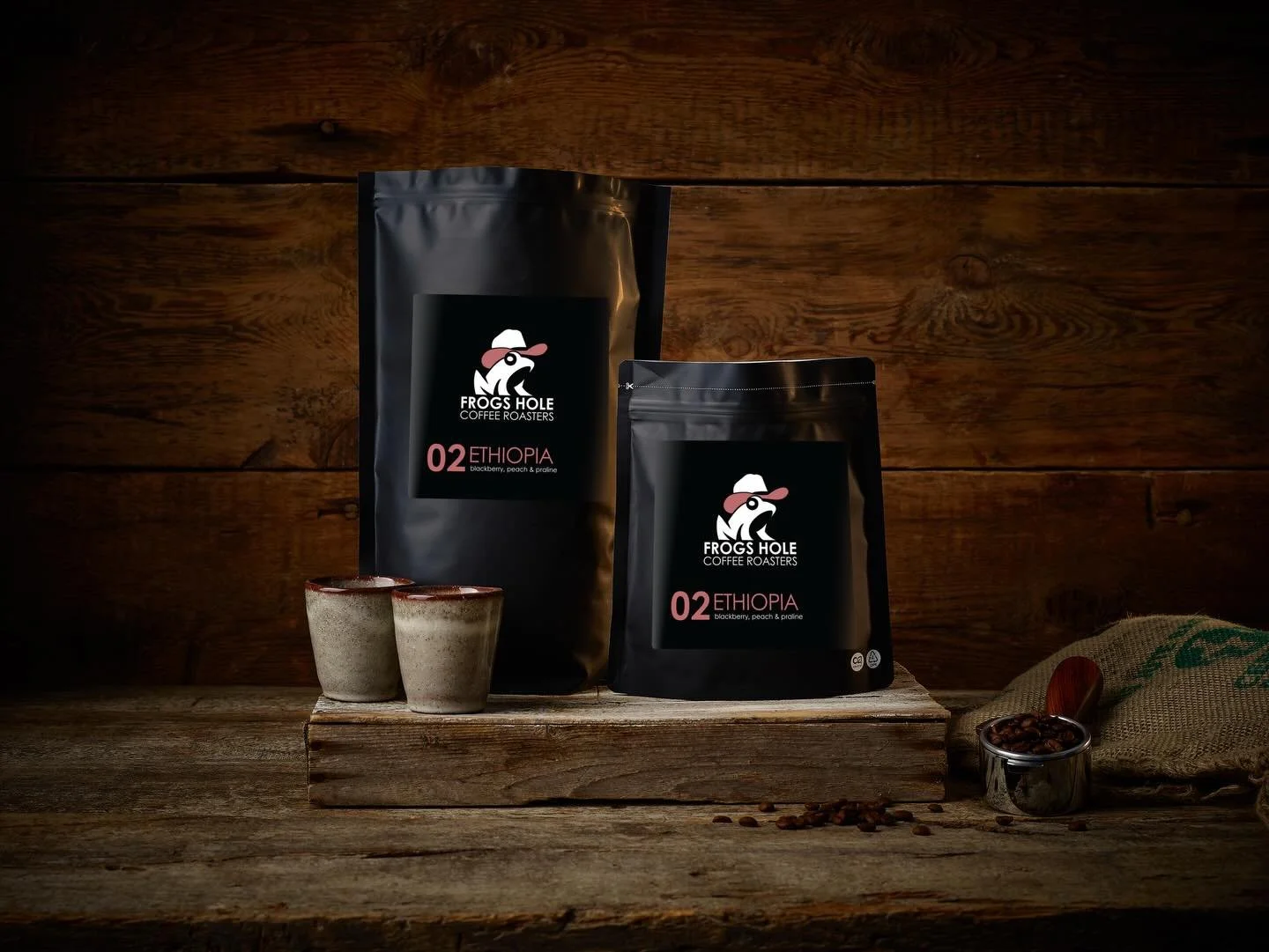 02 Ethiopia.

Process: washed.

Altitude: 1900m - 2100m.

Tasting notes: blackberry, peach &amp; praline.

This coffee comes from Taferi Kela in Sidamo, Ethiopia. The cherries are processed at the local washing station run by Bette Buna, a community-