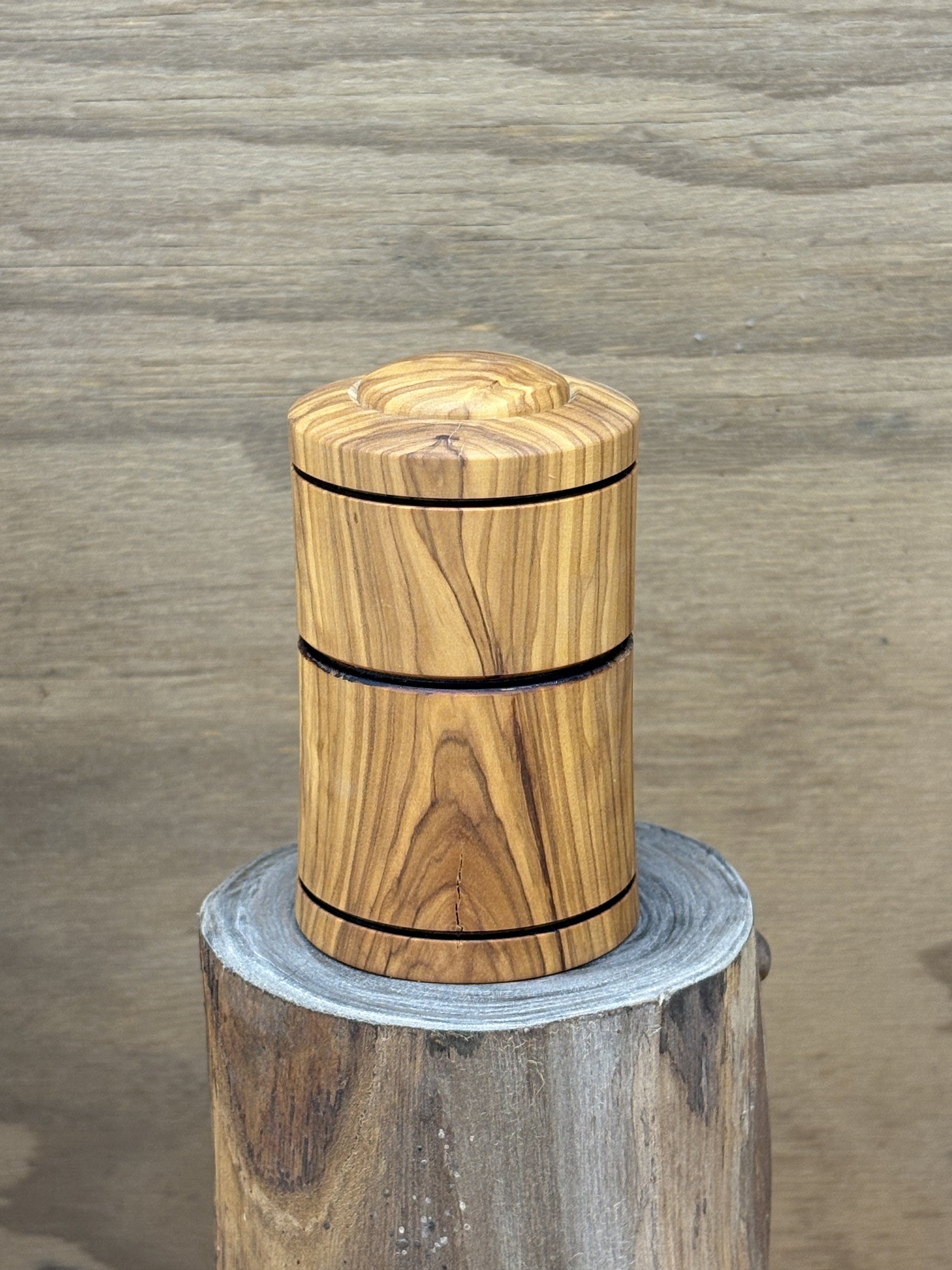 Palo Cedro Olive Lidded Box 2618