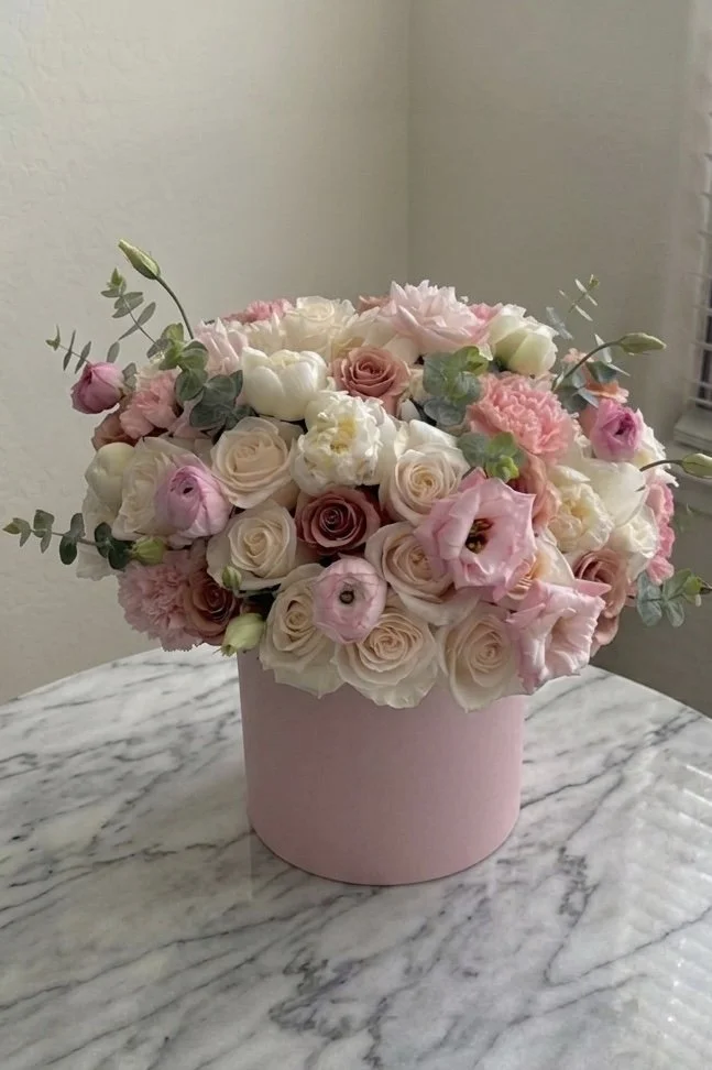 blush-pink-rose-carnation-mauve-mixed-pink-hat-box-arrangement.jpg