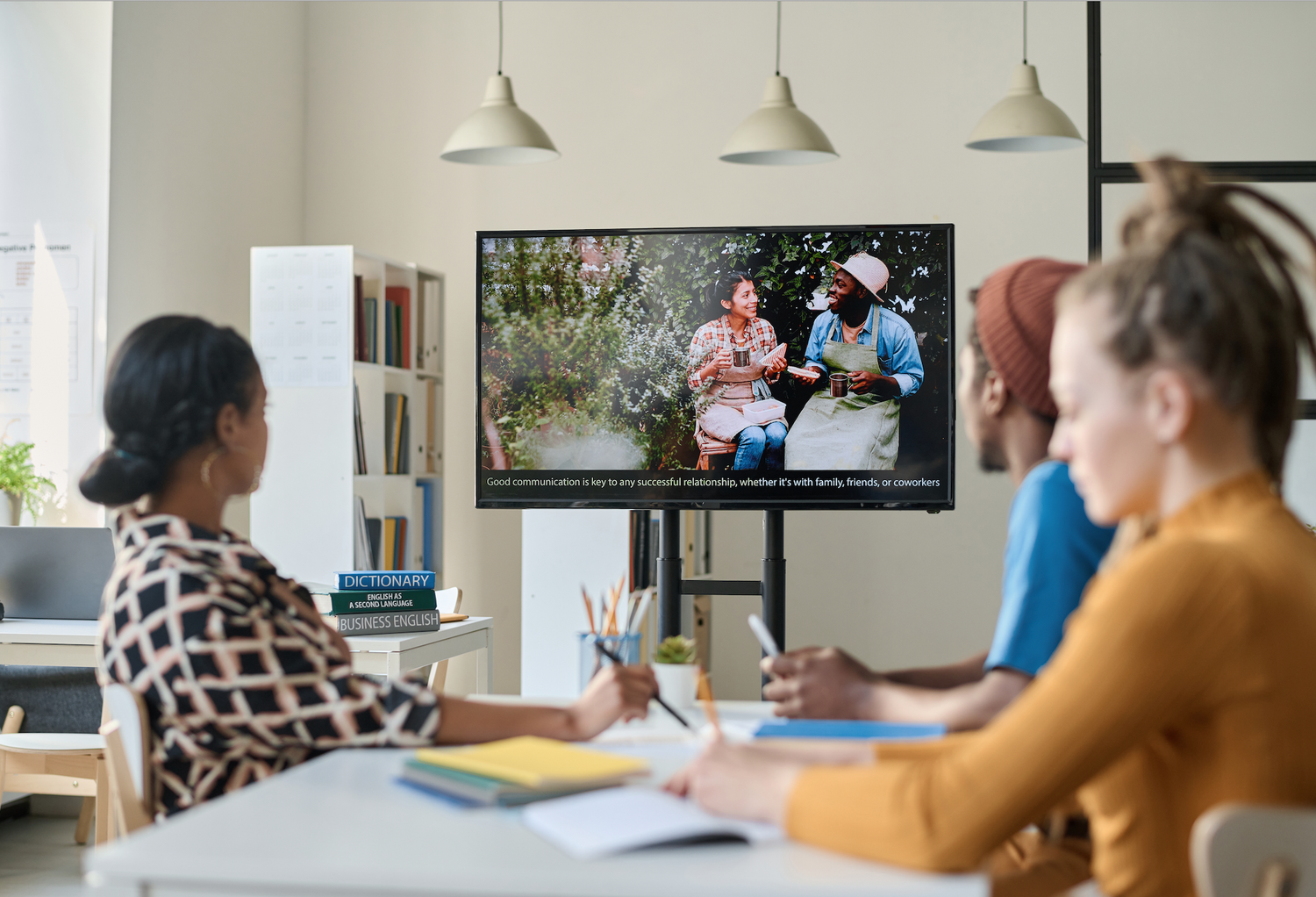 Mastering the Art of Storytelling: Using Narrative Arcs to Engage and Captivate Viewers